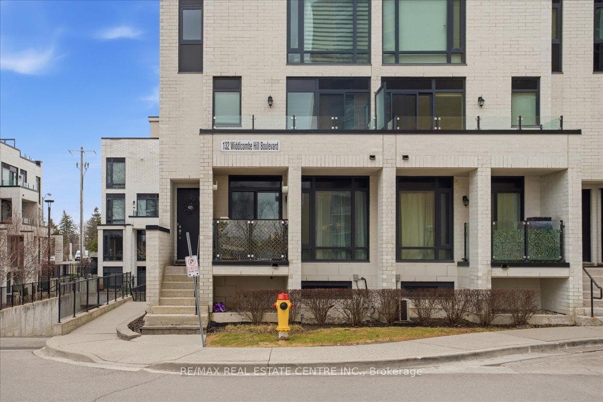 132 Widdicombe Hill Boulevard Unit 307, Etobicoke (Kingsview Village / Humber Heights), ON M9R 0A9 - Photo 1