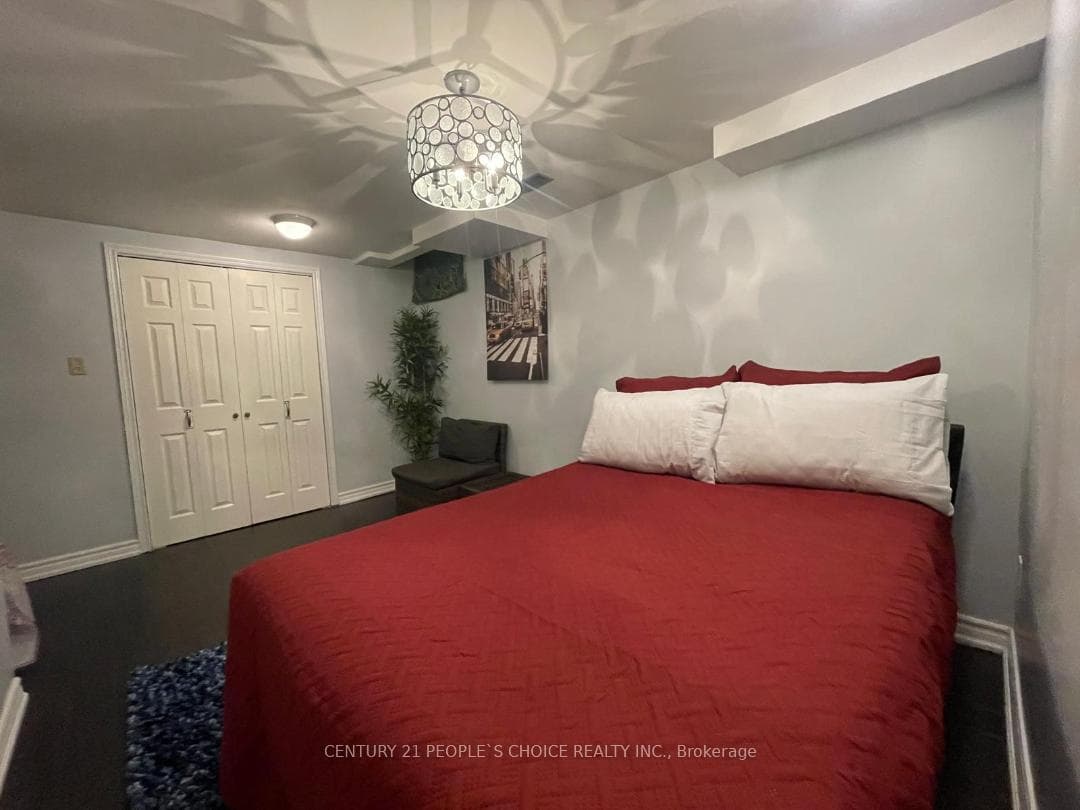 54 Carrie Crescent Unit Room, Brampton, ON L6Y 4Z1 - Photo 1