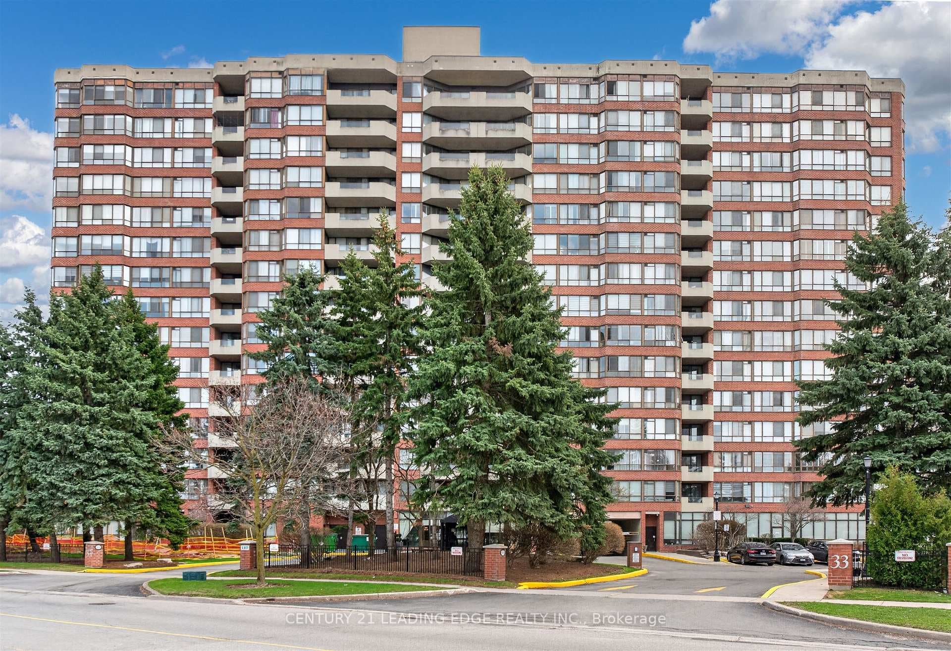 33 Weldrick Road Unit 1011, Richmond Hill, ON L4C 8W4 - Photo 1