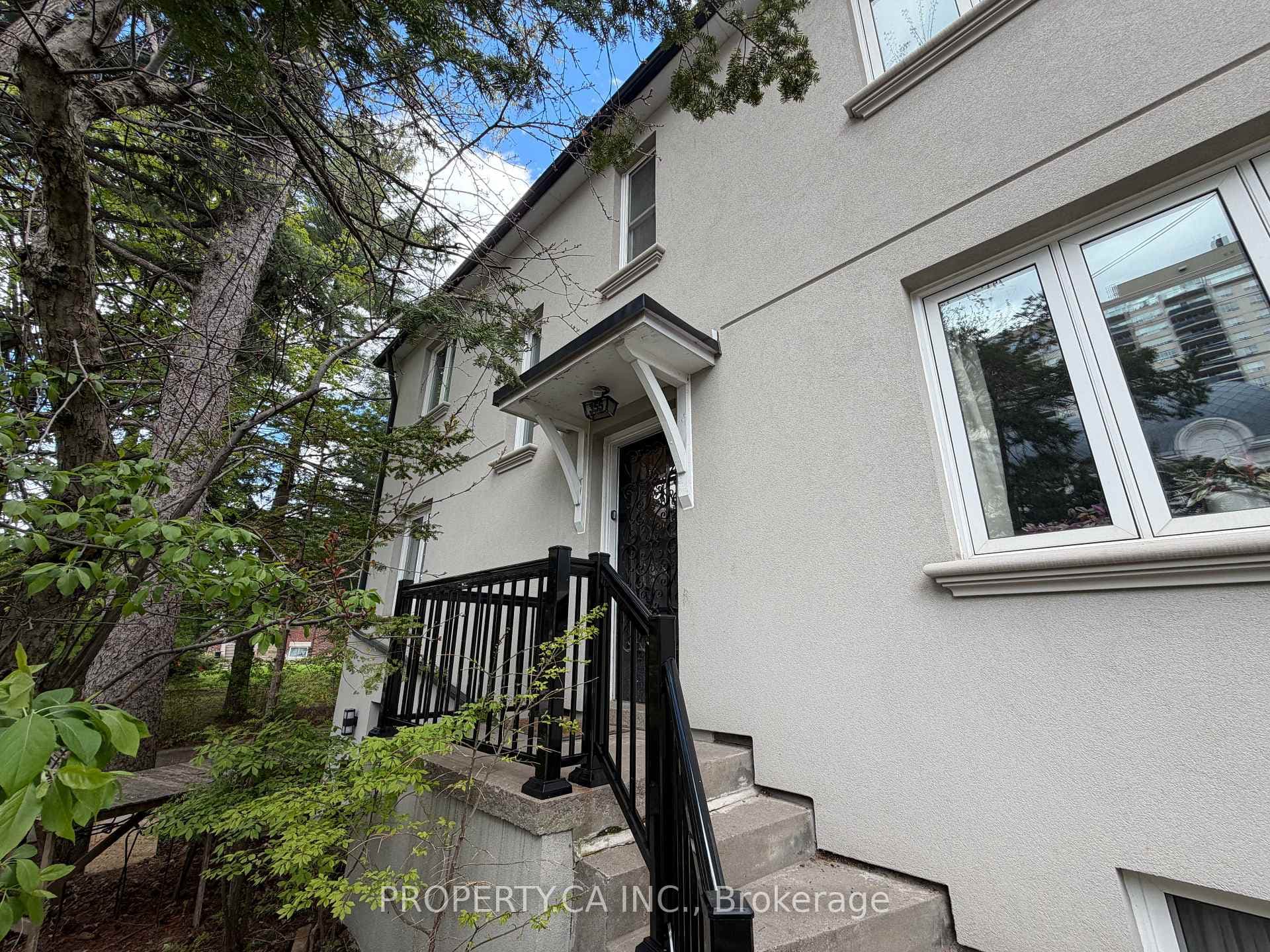 355 Spadina Road Unit Main, Annex / Yorkville / Summerhill, ON M5P 2V6 - Photo 1
