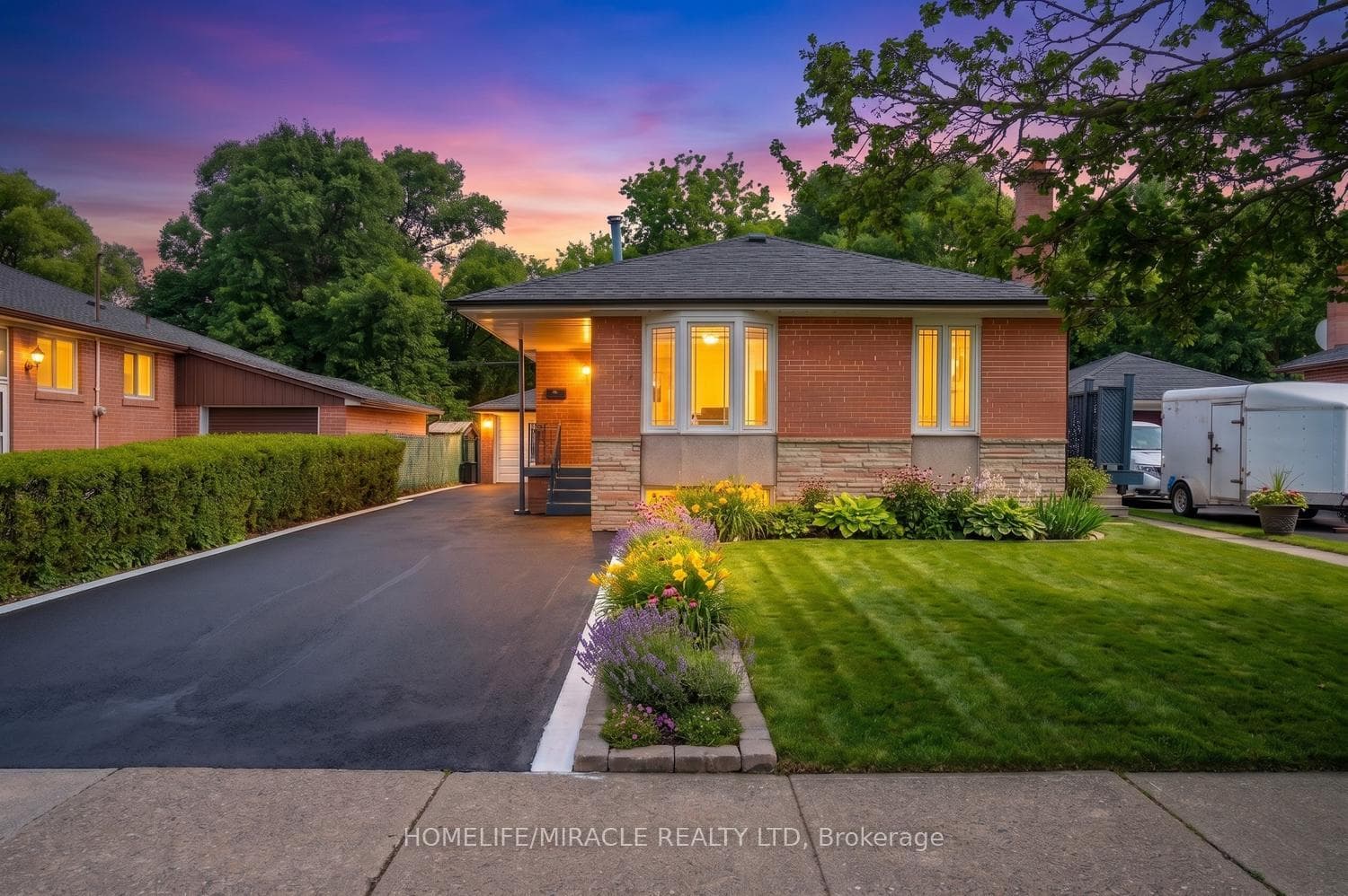 92 Taysham Crescent, Etobicoke (West Mall / Rexdale), ON M9V 1X3 - Photo 1