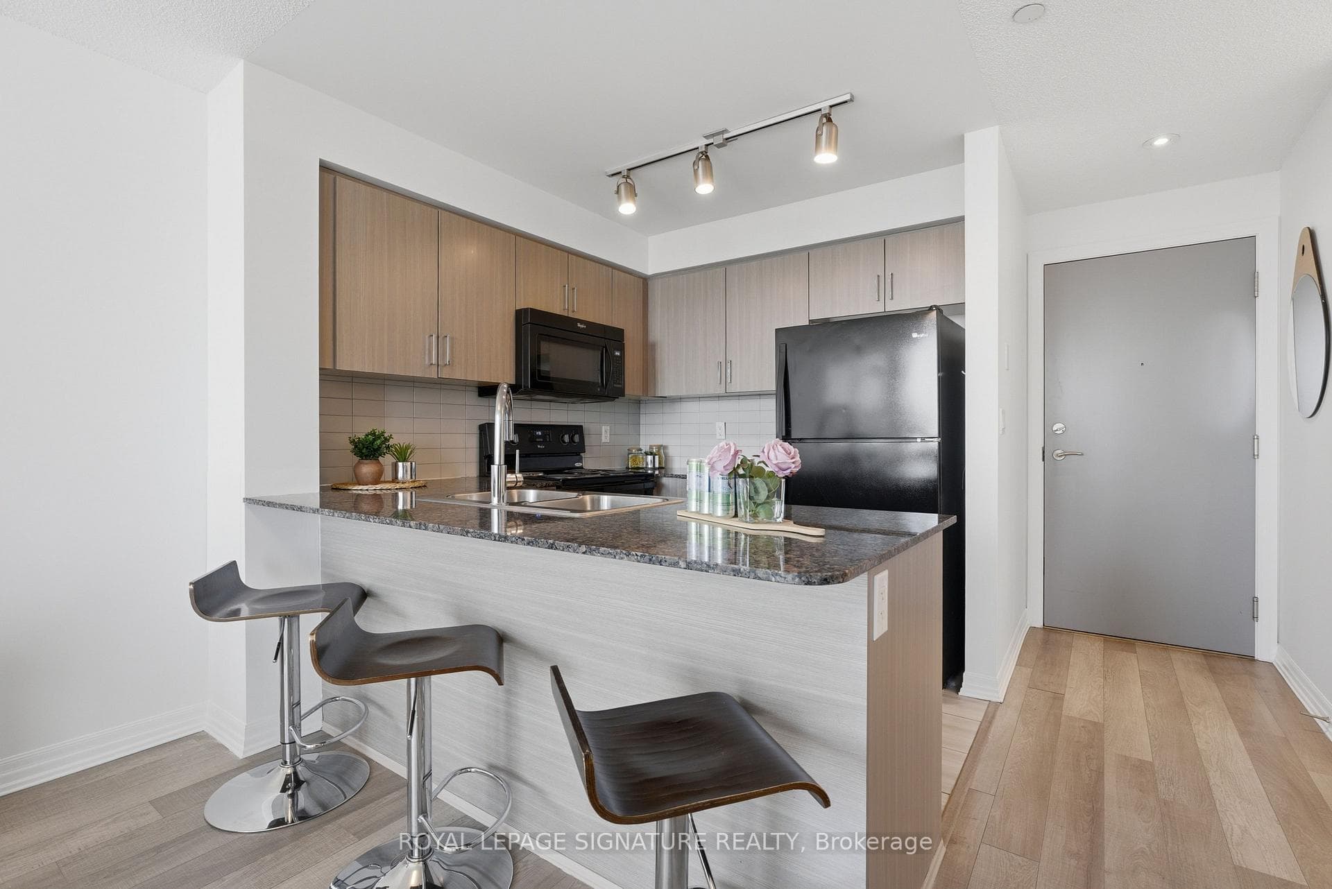 80 Esther Lorrie Drive Unit 1116, Etobicoke (West Mall / Rexdale), ON M9W 0C6 - Photo 1