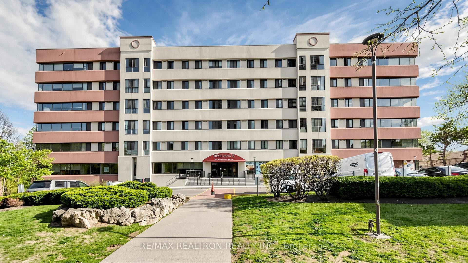 10 Gateway Boulevard Unit 616, Flemingdon Park / Don Mills, ON M3C 3A1 - Photo 1