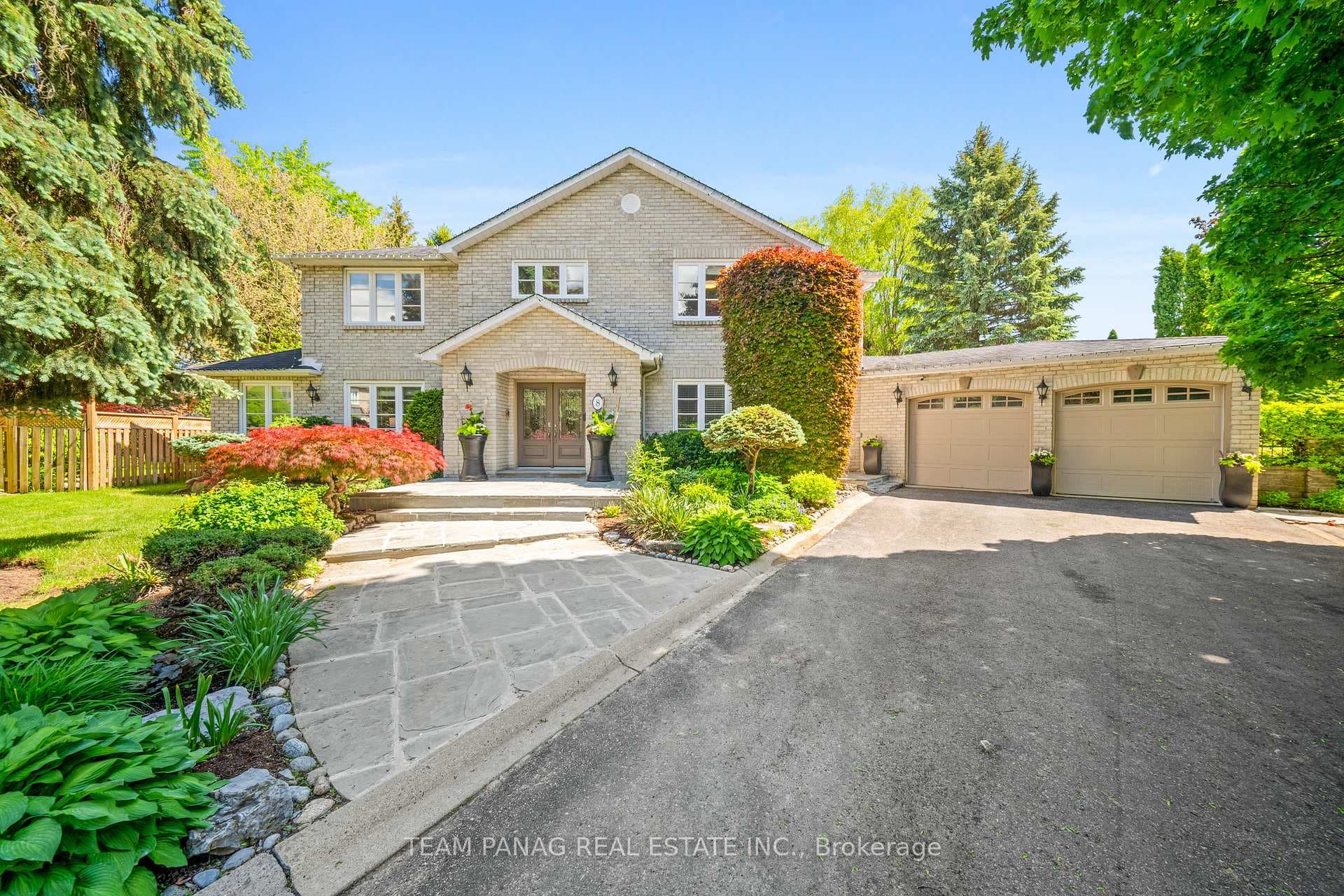 8 Enchanted Court, Brampton, ON L6Z 3M9 - Photo 1