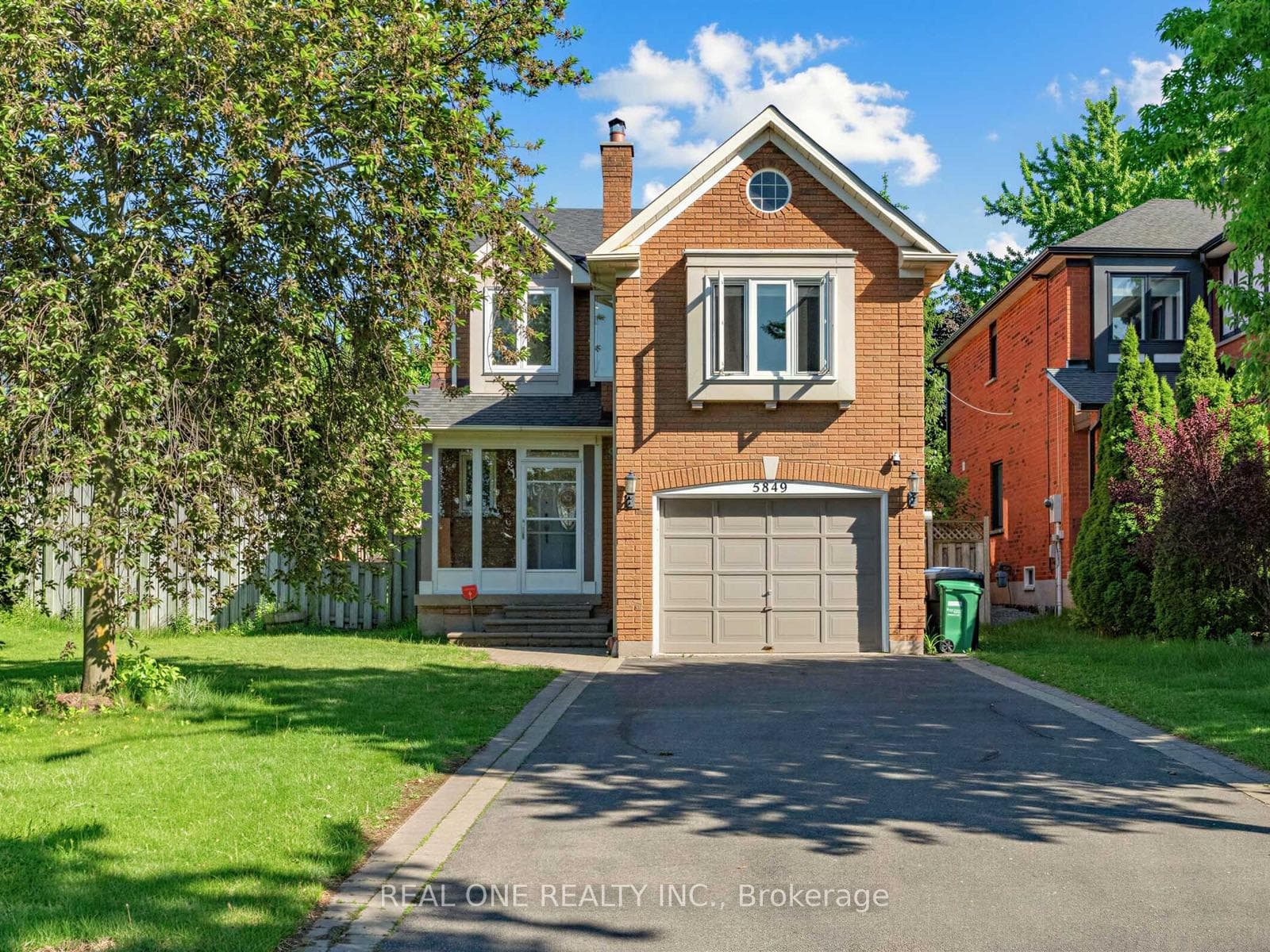 5849 Chorley Place, Mississauga, ON L5M 5L7 - Photo 1