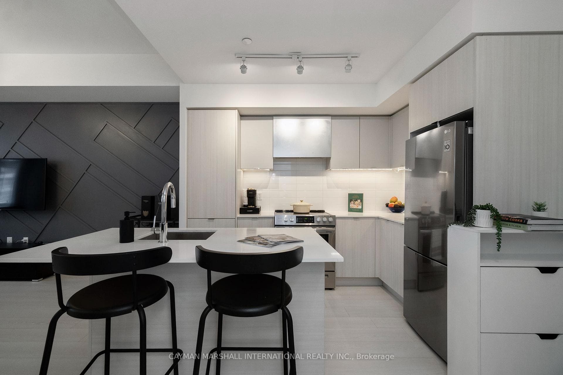 30 Gibbs Road Unit 108, Toronto W08