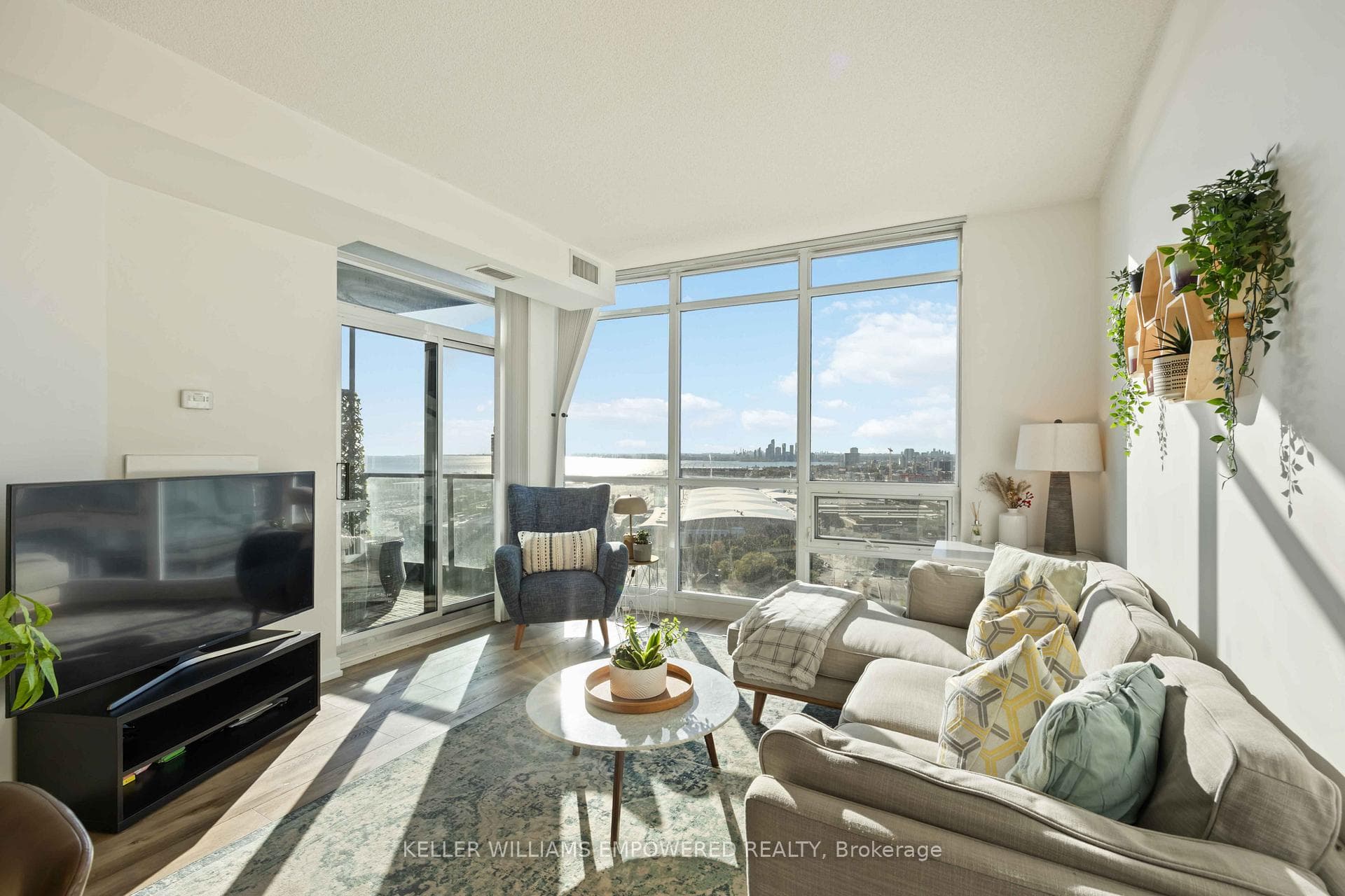 219 Fort York Boulevard Unit 2511, Downtown Toronto / Waterfront, ON M5V 1B1 - Photo 1