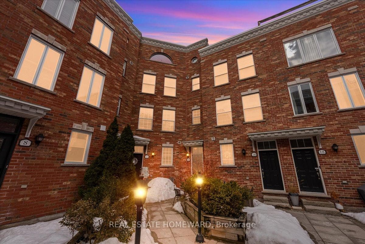 14 Fairhead Mews, The Beaches / Upper Beaches, ON M4E 3Y4 - Photo 1