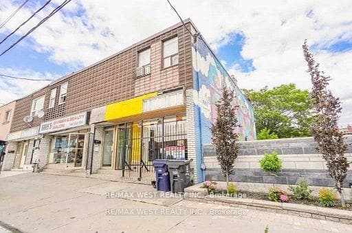 477 Oakwood Avenue, Forest Hill / Deer Park, ON M6E 2W4 - Photo 1