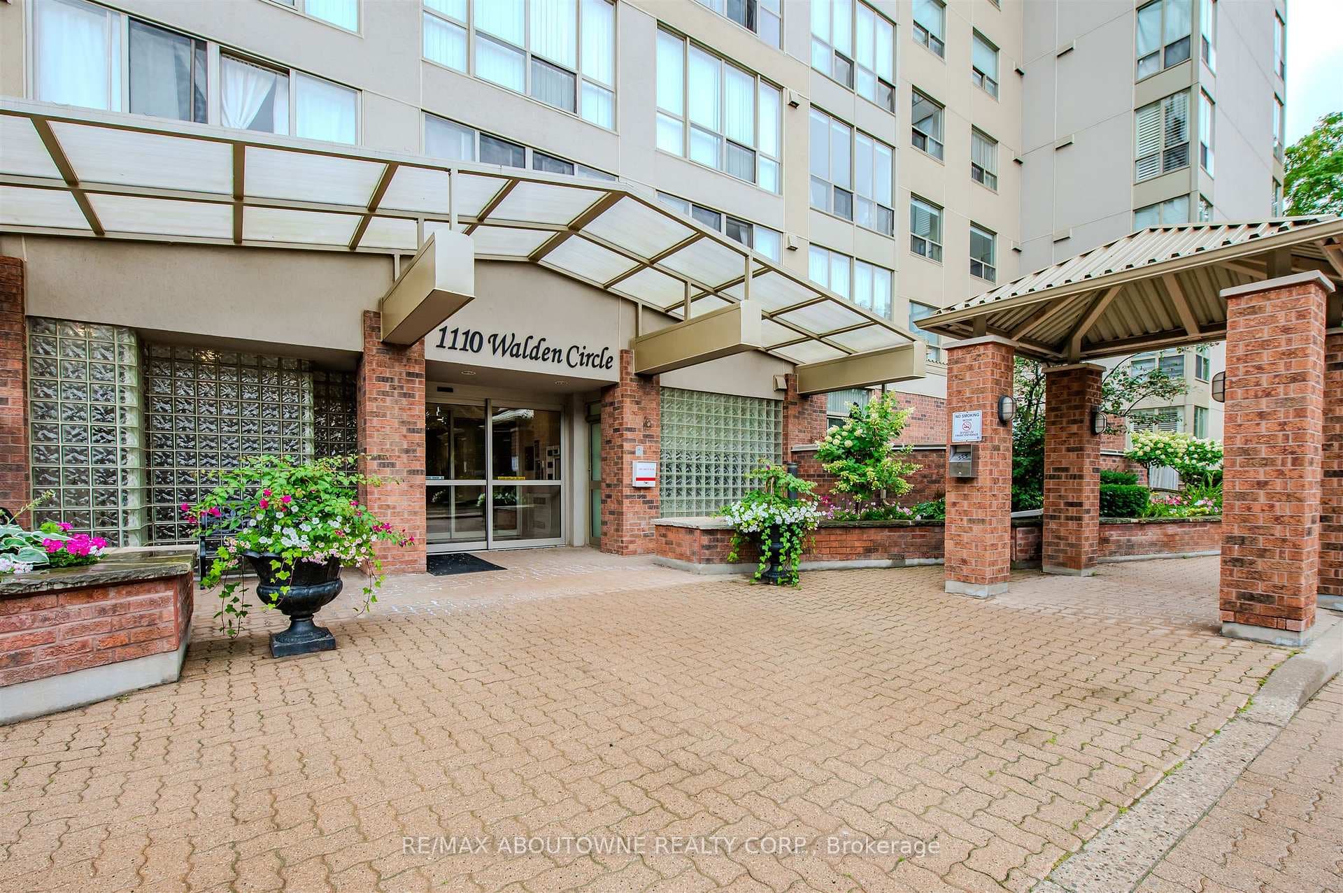 1110 Walden Circle Unit 903, Mississauga, ON L5J 4R3 - Photo 1