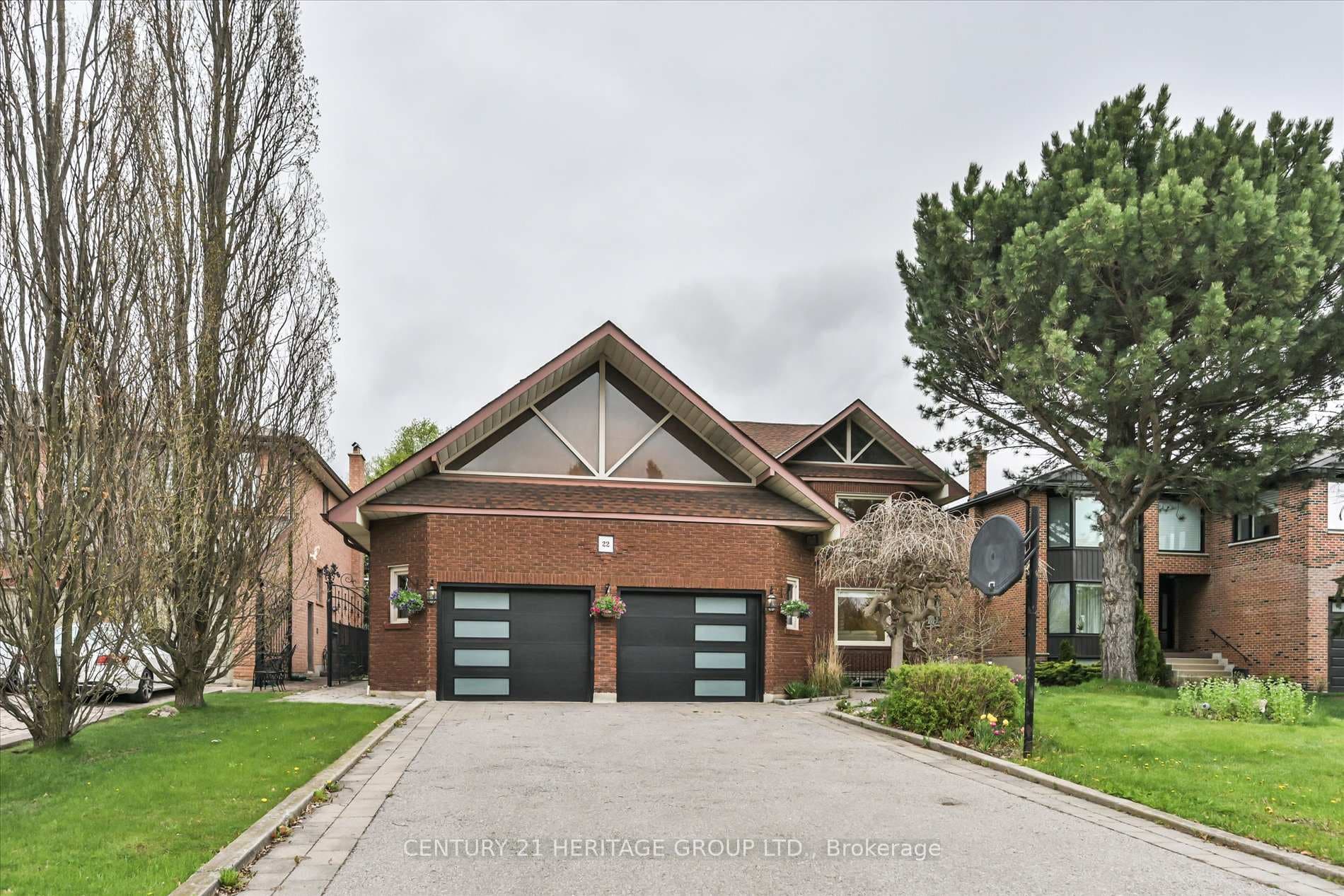 22 Tannery Court, Richmond Hill, ON L4C 7V4 - Photo 1