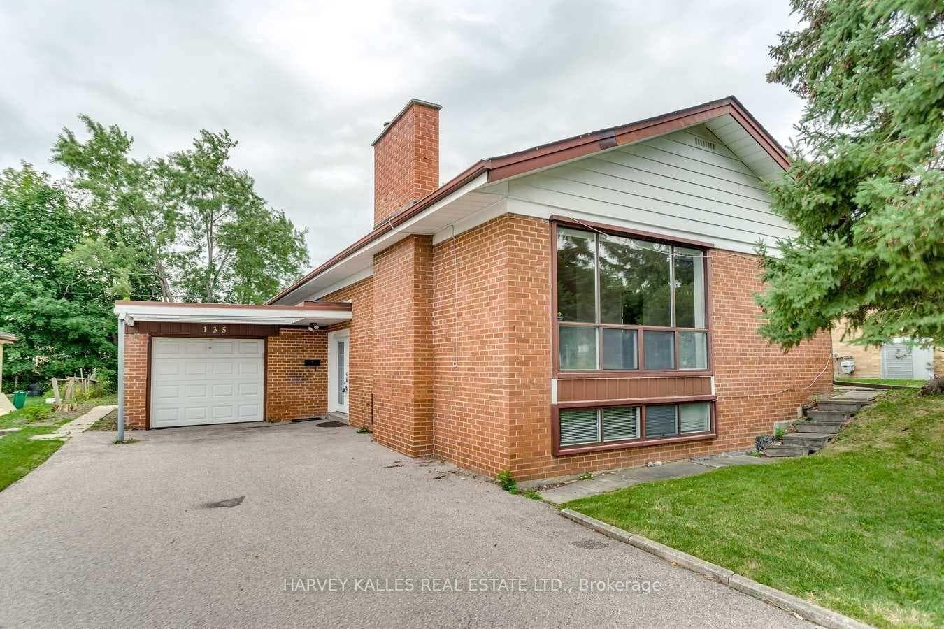 135 Combe Avenue, North York (Bathurst Manor / Clanton Park), ON M3H 4K2 - Photo 1
