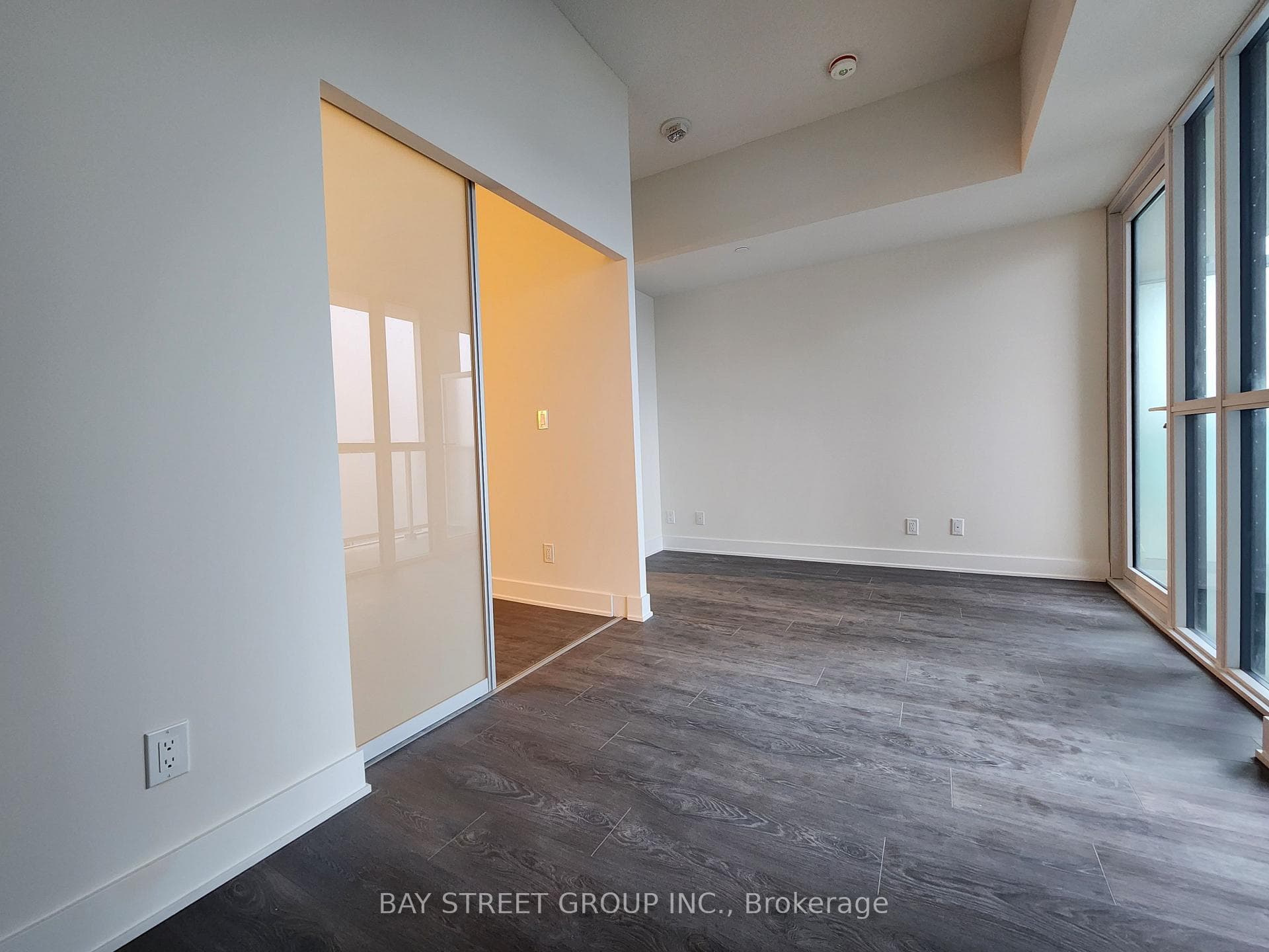 188 Fairview Mall Drive Unit 525, Toronto C15