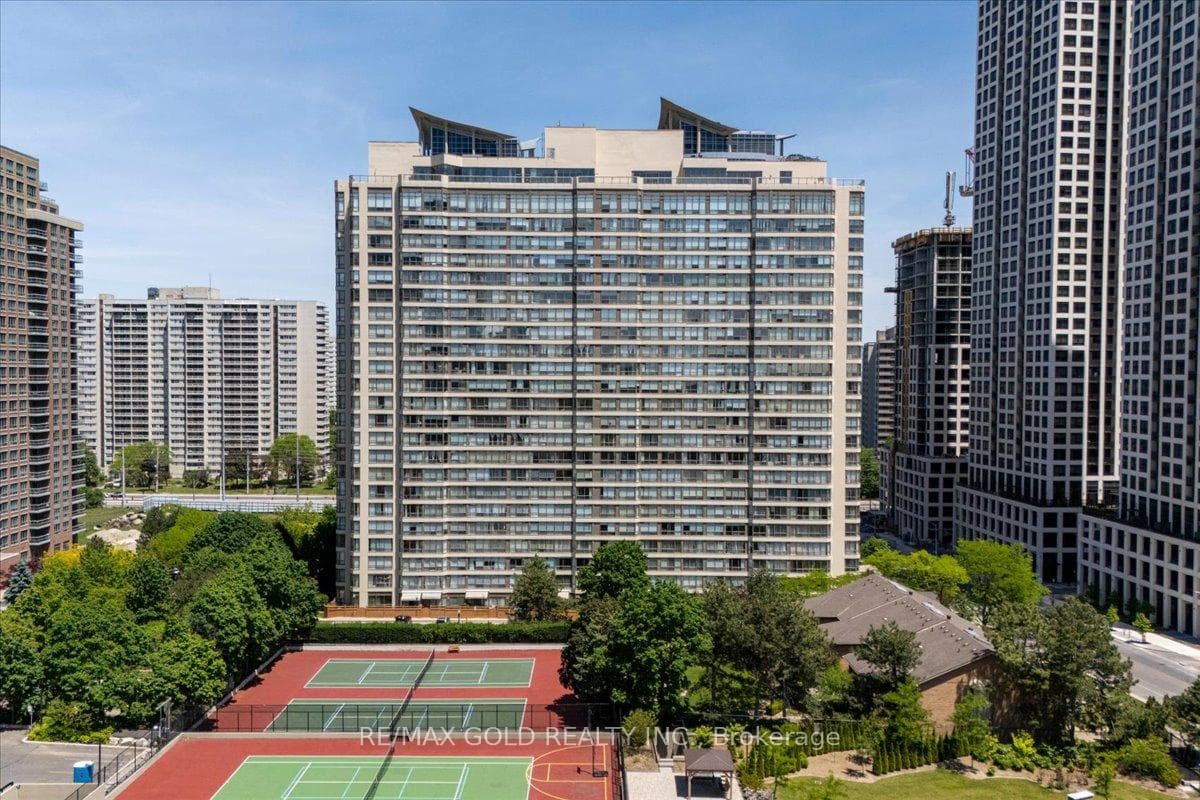 55 Elm Drive Unit 805, Mississauga, ON L5B 3Z3 - Photo 1