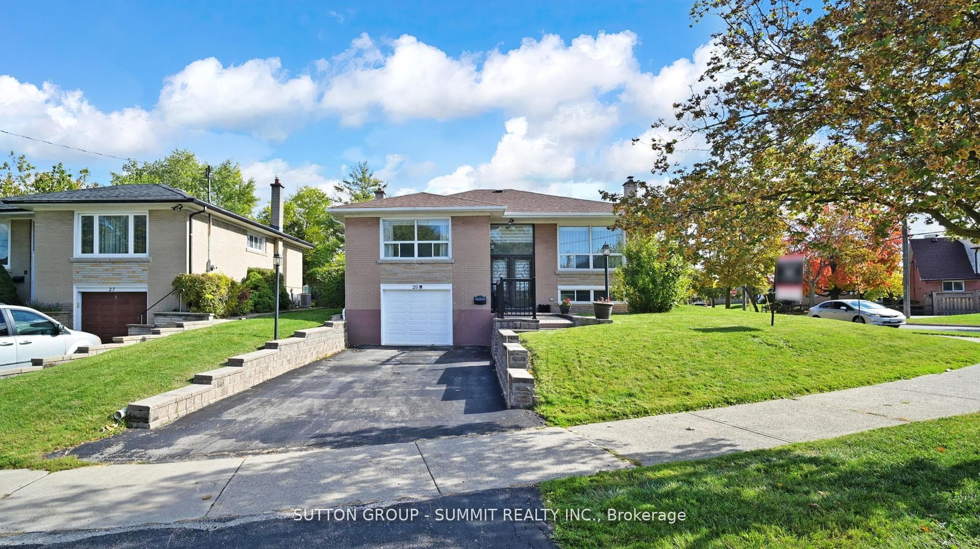 29 Fallowfield Road, Etobicoke (West Mall / Rexdale), ON M9W 2W3 - Photo 1