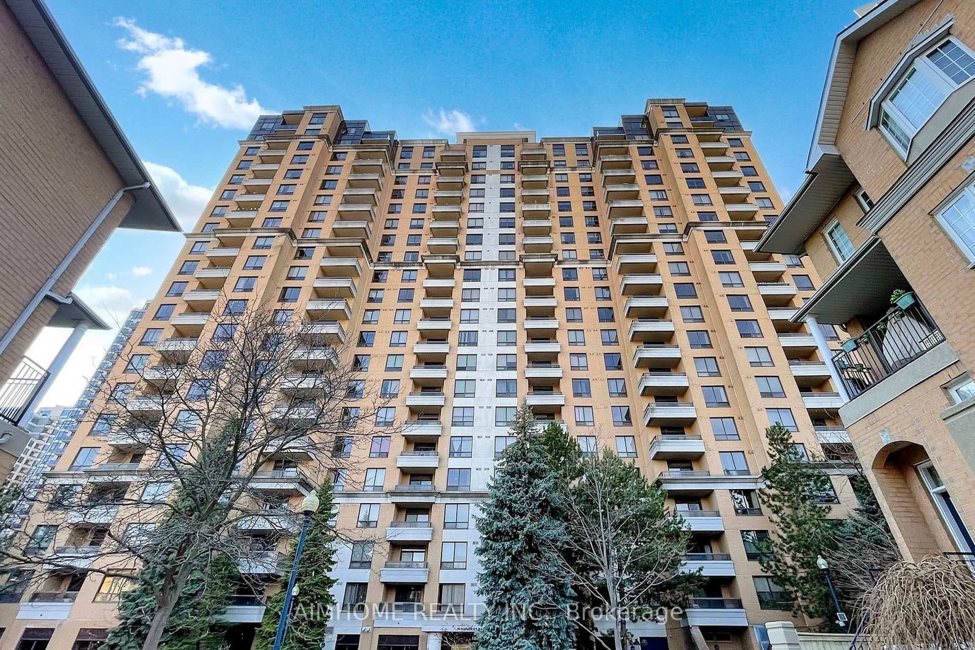 18 Sommerset Way Unit 1705, Willowdale / Newtonbrook, ON M2N 6X5 - Photo 1