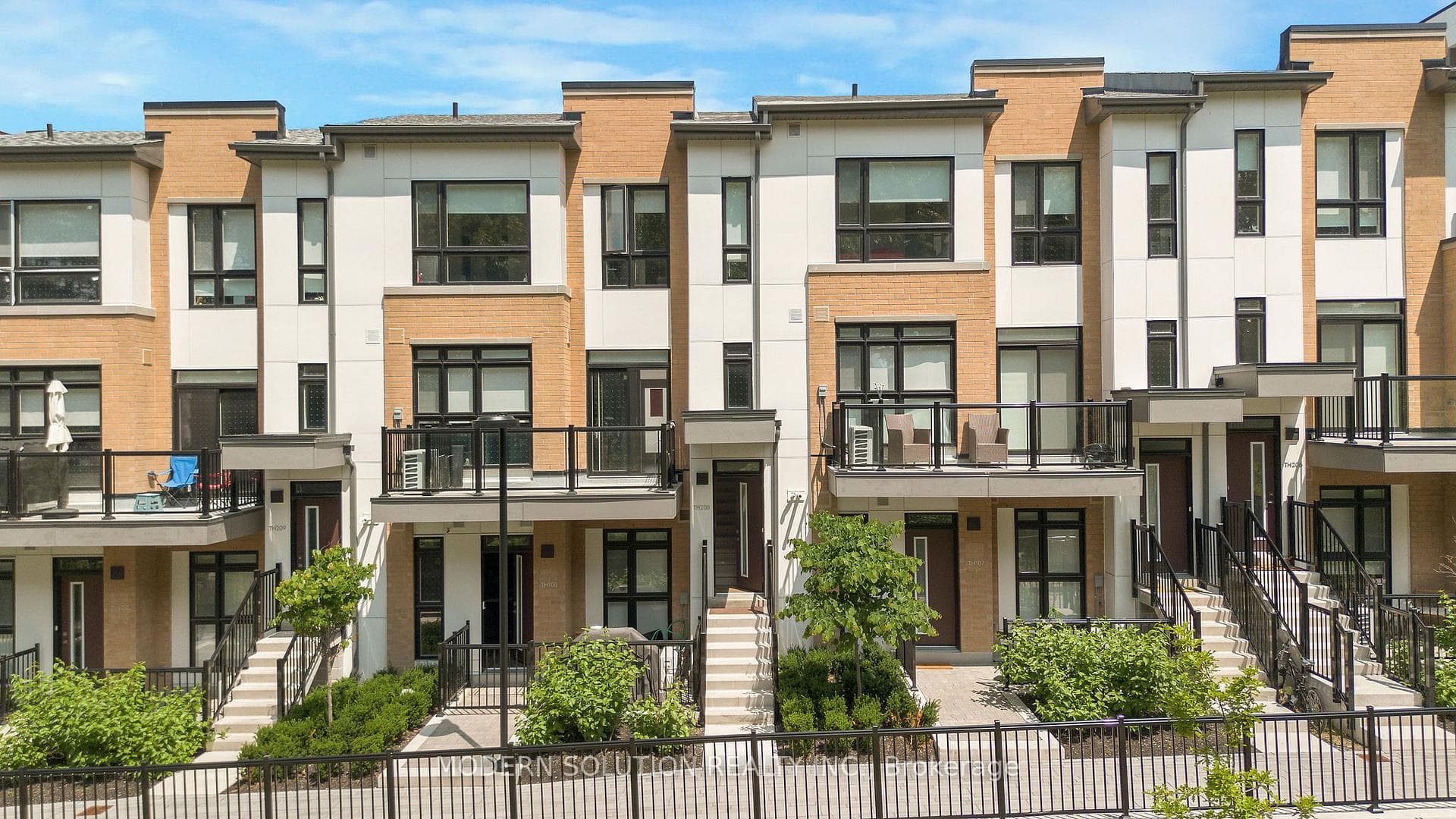 155 Canon Jackson Drive Unit 208, Toronto W04