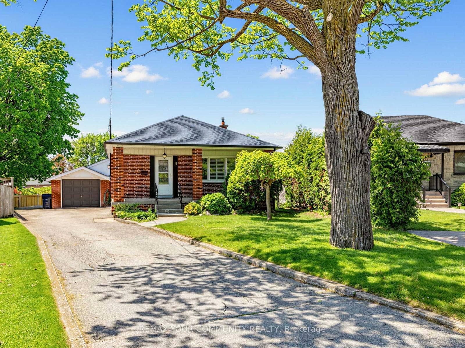 9 Letchworth Crescent, Downsview / Black Creek, ON M3M 1Y7 - Photo 1