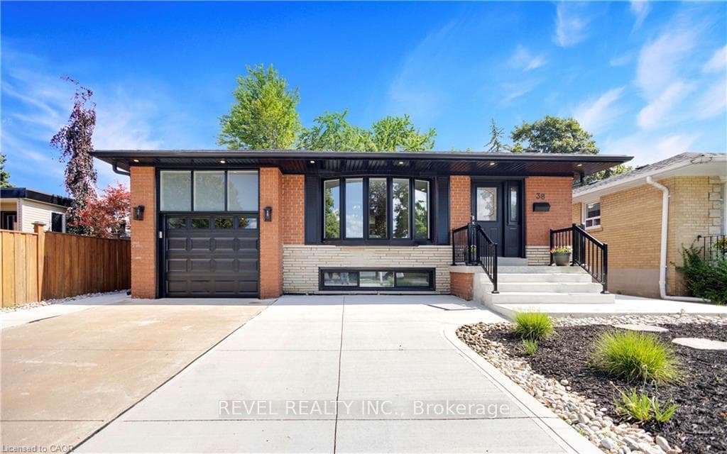 38 Birgitta Crescent Unit LOWER, Etobicoke (Islington / Rexdale), ON M9C 3W4 - Photo 1