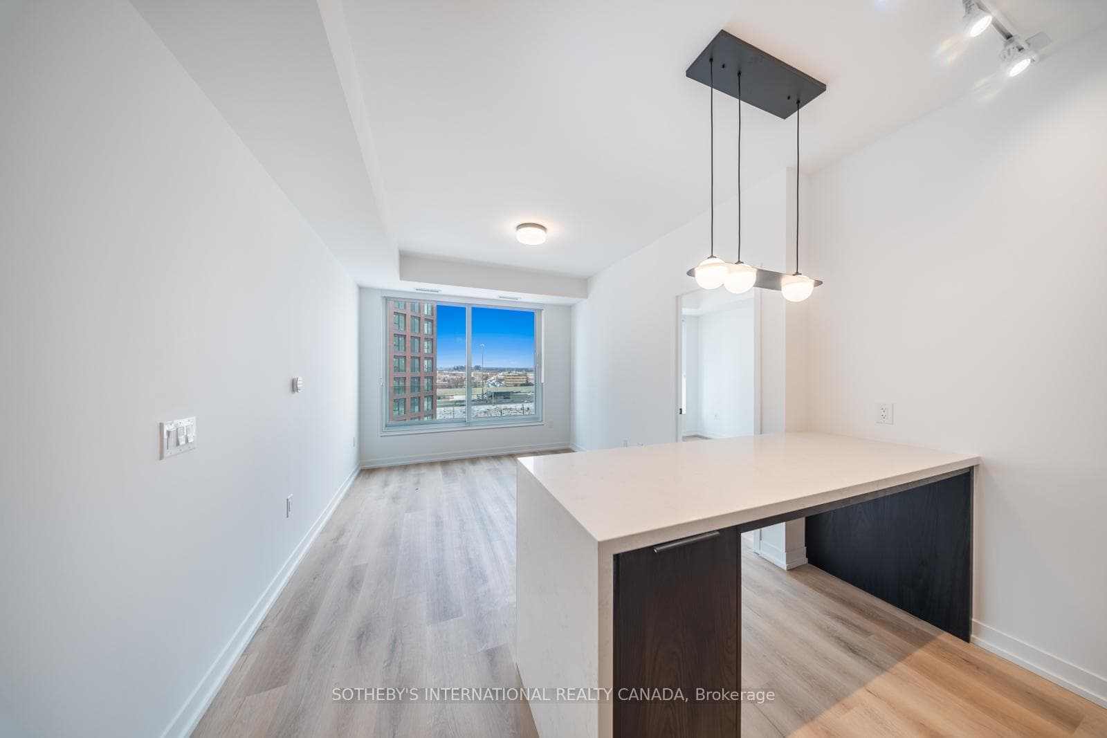 5 York Garden Way Unit 611, York / Weston, ON M6A 2V1 - Photo 1