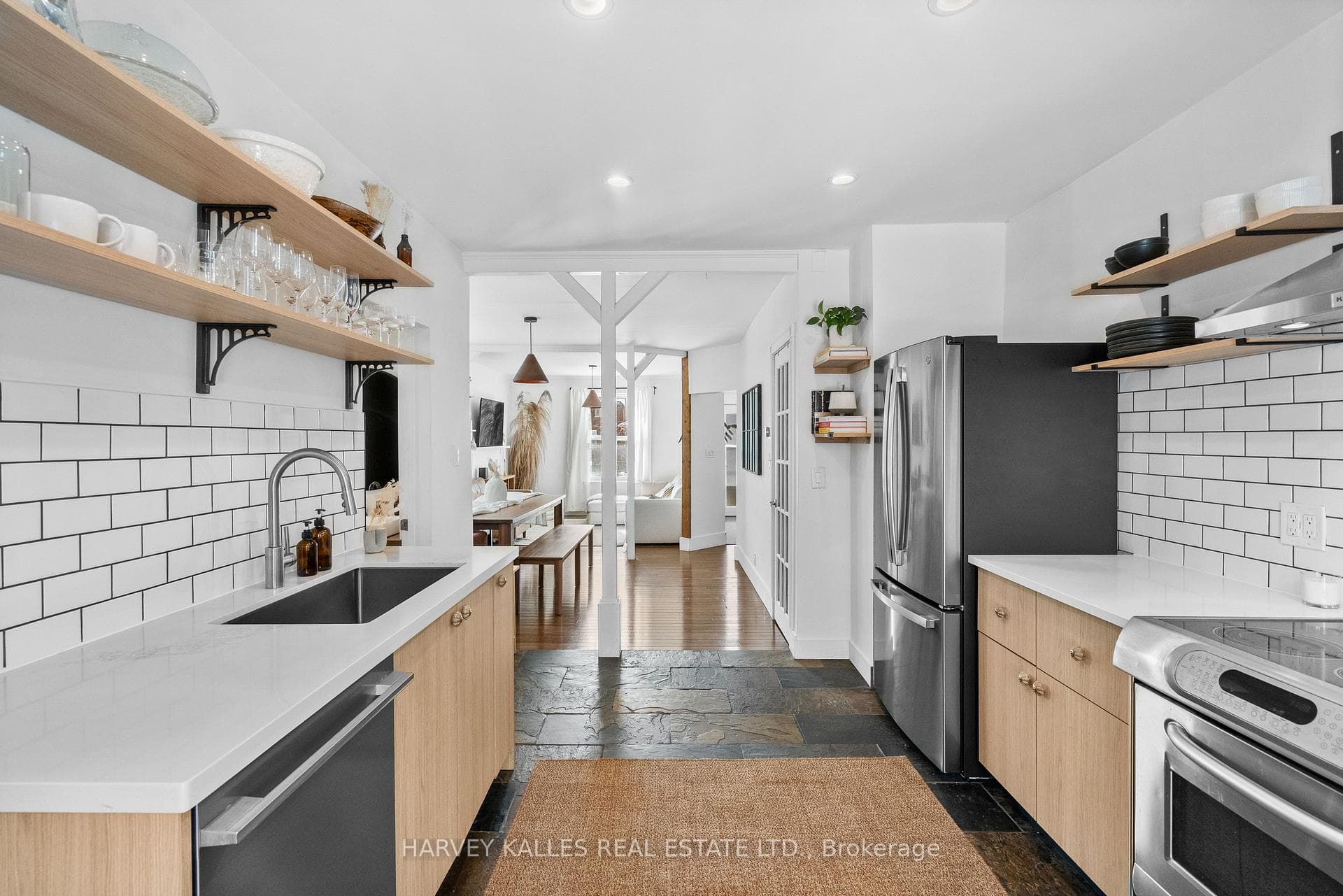 14 Manitoba Street, Liberty Village / Parkdale / South Parkdale, ON M8Y 1C7 - Photo 1
