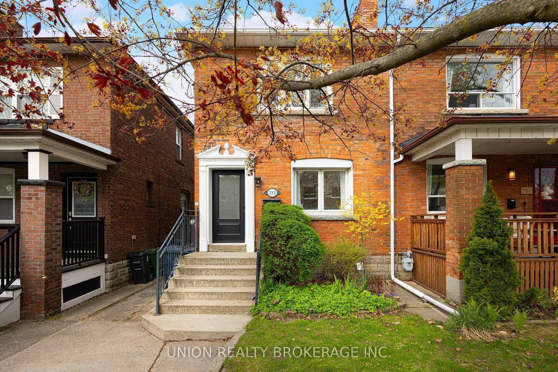 212 Dewhurst Boulevard, Toronto E03
