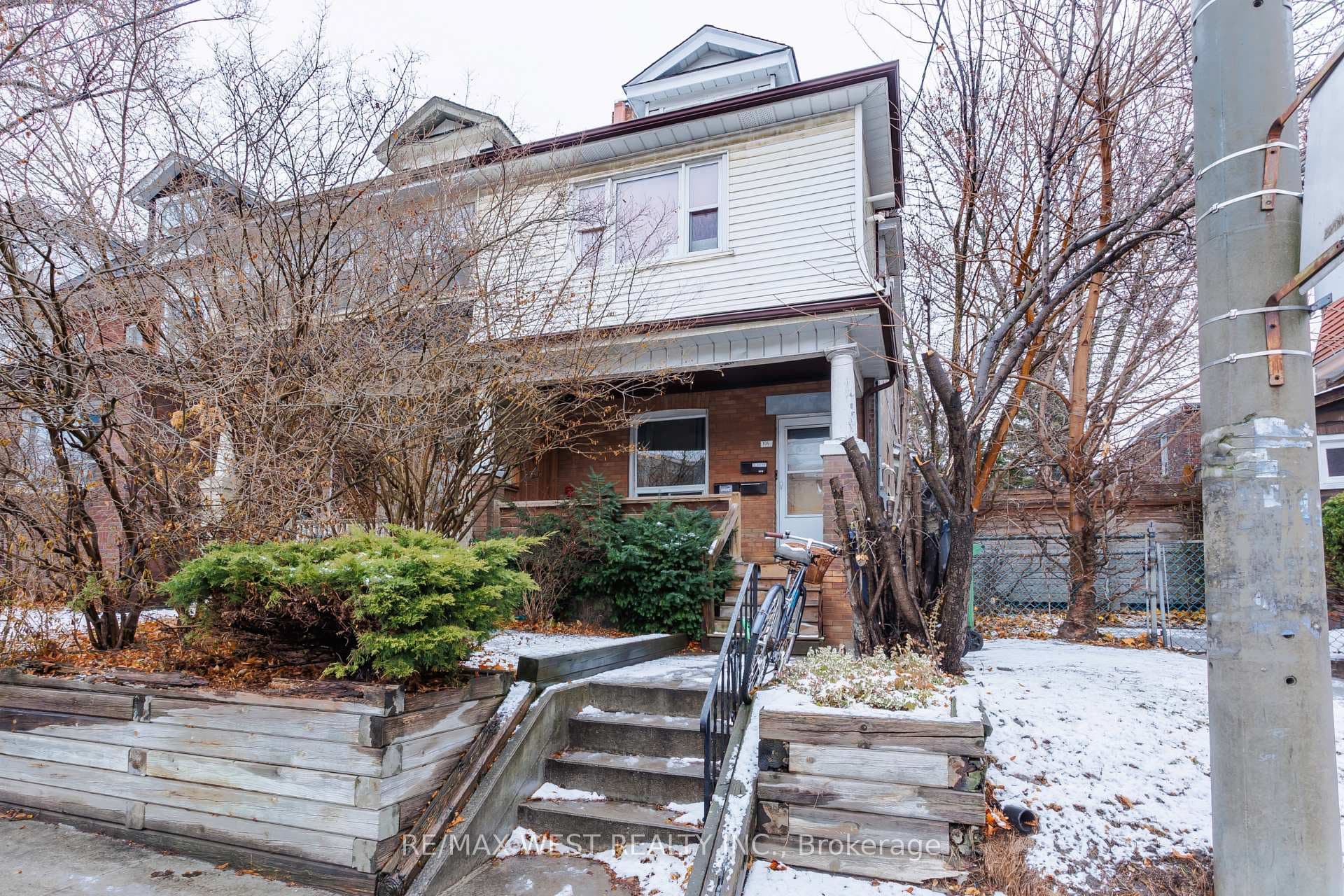 105 Sunnyside Ave Avenue Unit Main, High Park / Junction / Roncesvalles, ON M6R 2P1 - Photo 1