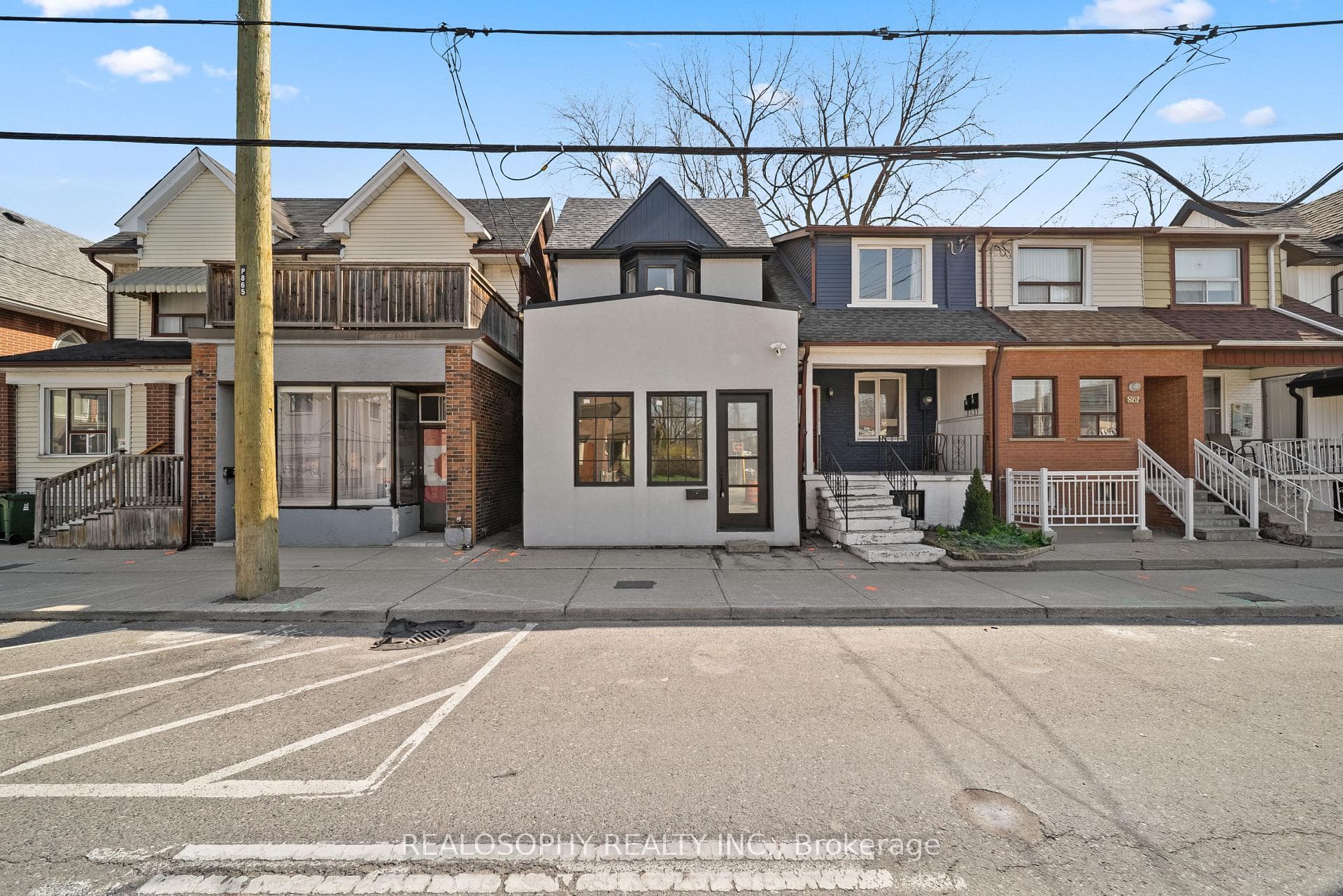 865 Pape Avenue, Toronto E03