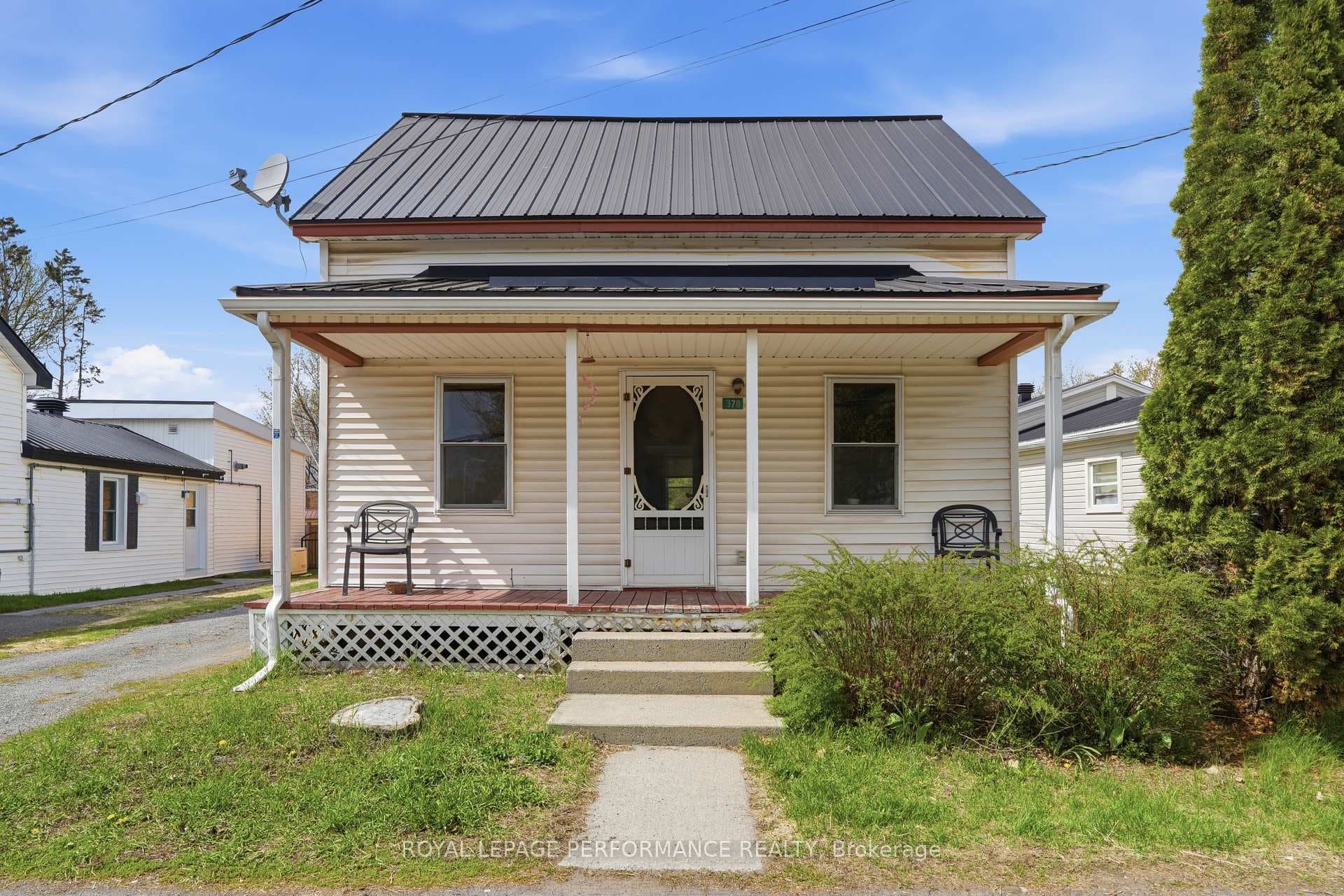 378 St. Joseph Street, Alfred and Plantagenet