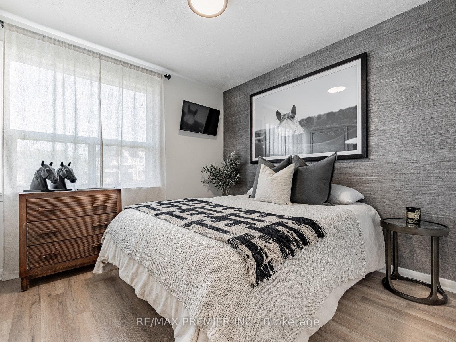1368 Tansley Drive, Oakville, ON L6L 2N4 - Photo 1