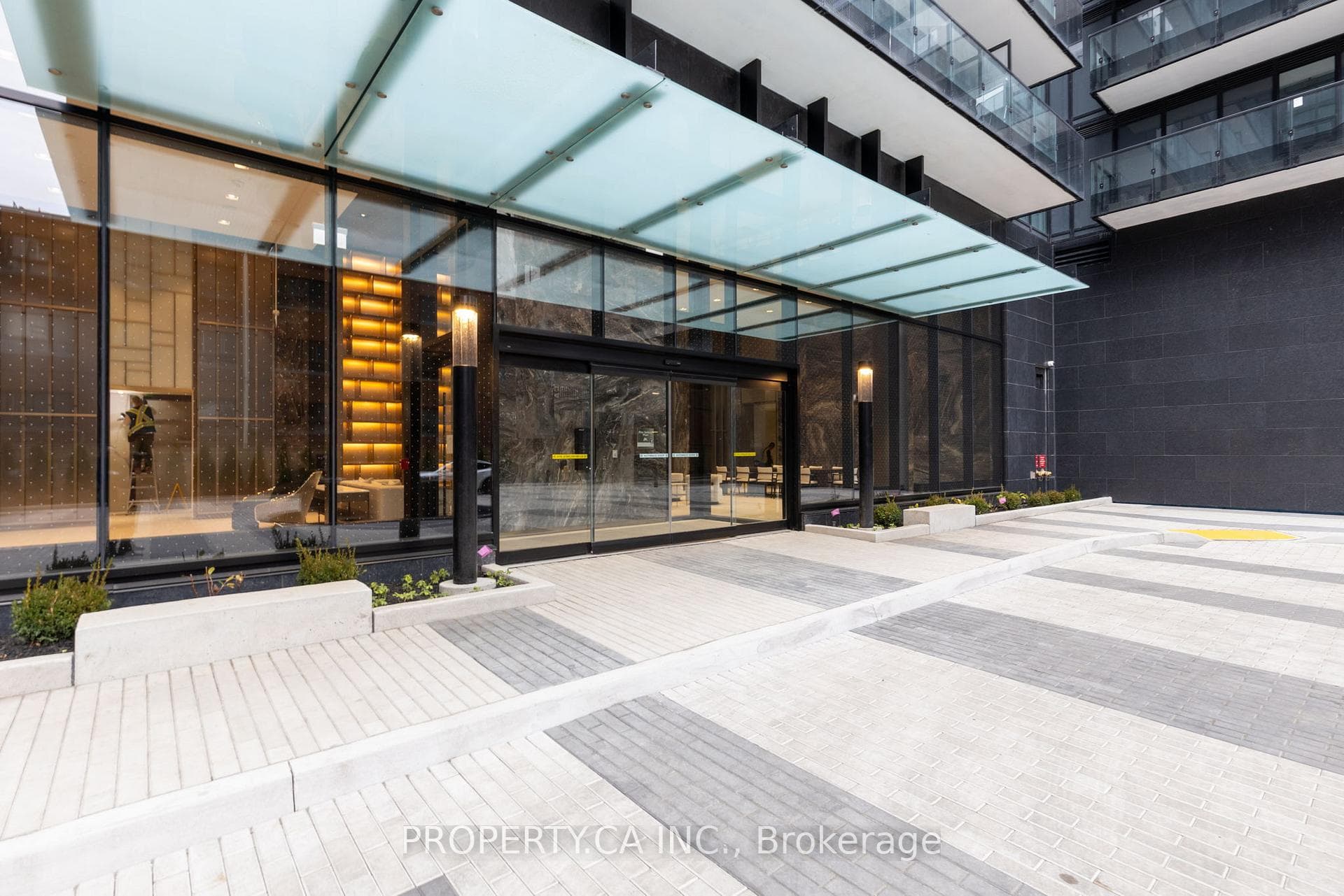 127 Broadway Avenue Unit 1401, Leaside / Davisville, ON M4P 1V3 - Photo 1