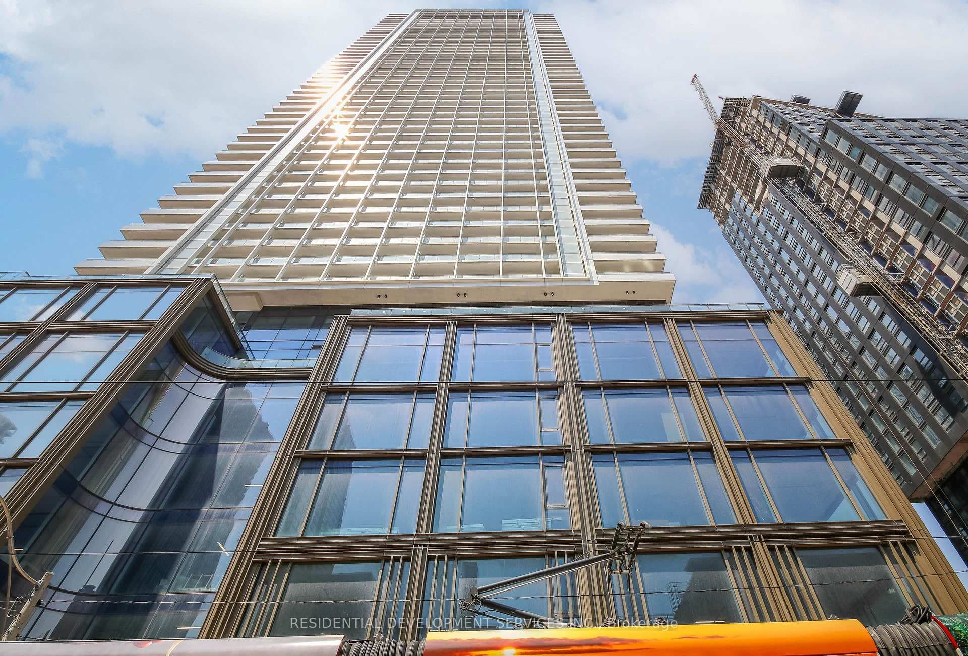 88 Queen Street Unit 3216, Toronto C08