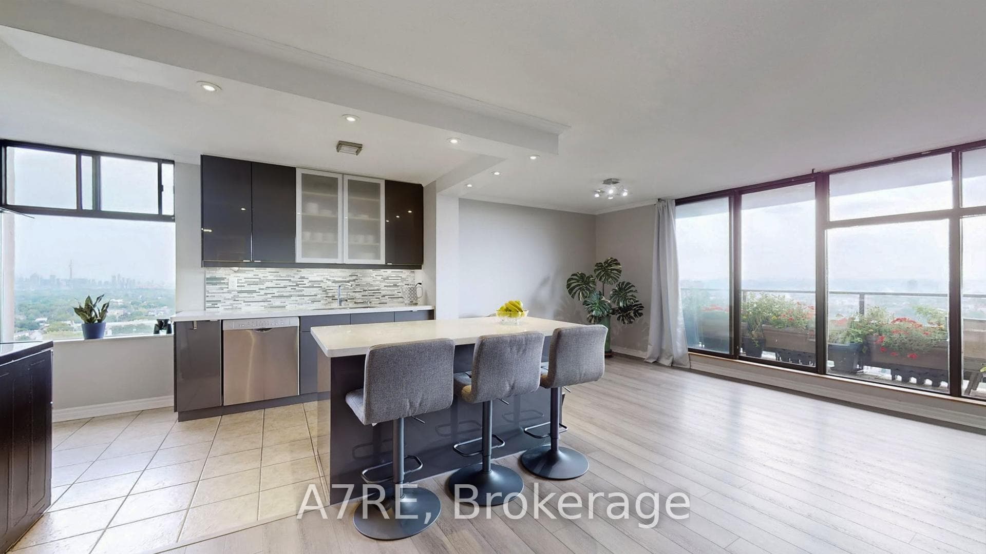 135 Marlee Avenue Unit 2201, York / Weston, ON M6B 4C6 - Photo 1