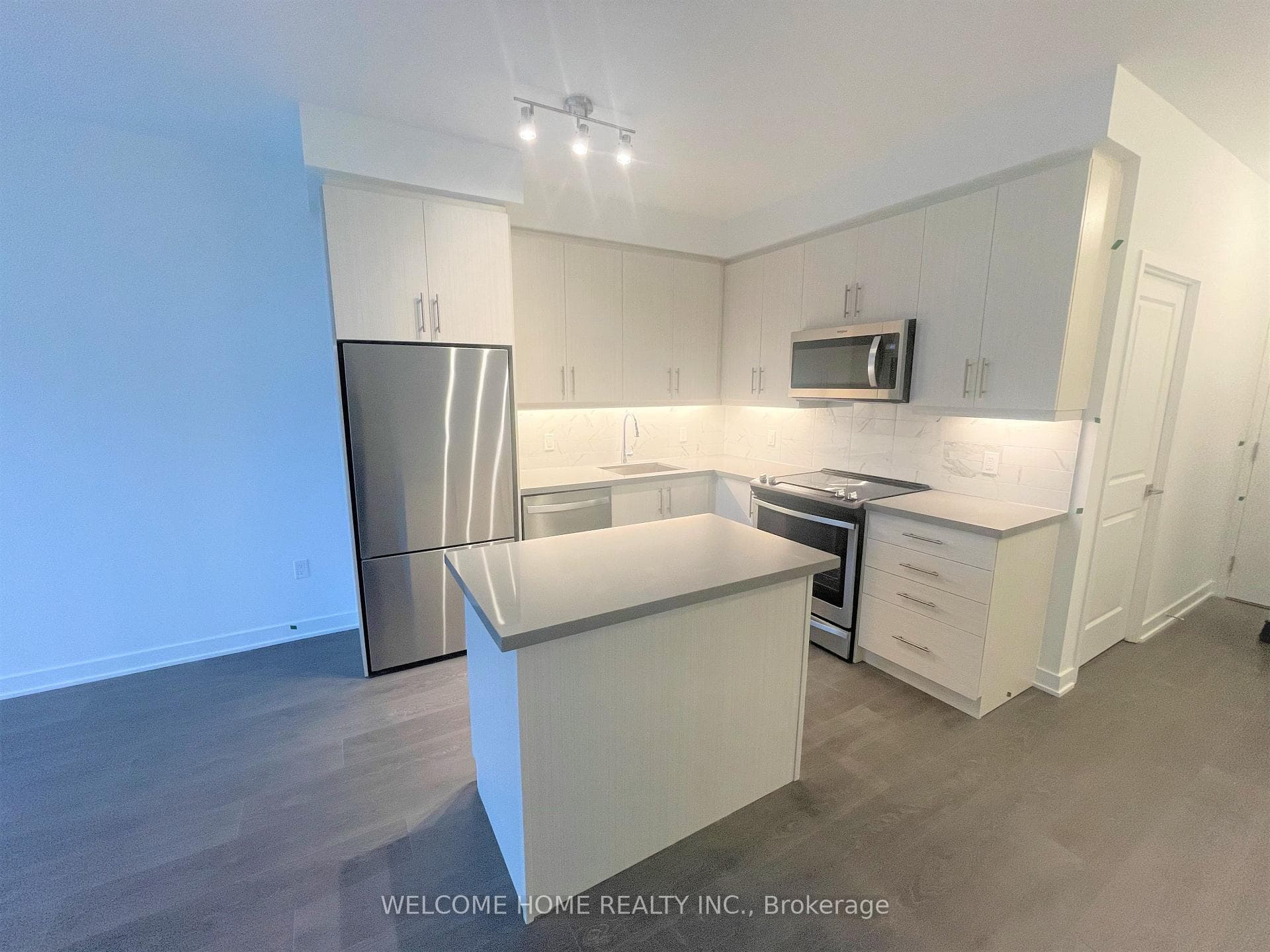 85 Oneida Crescent Unit 904, Richmond Hill, ON L4B 0A6 - Photo 1