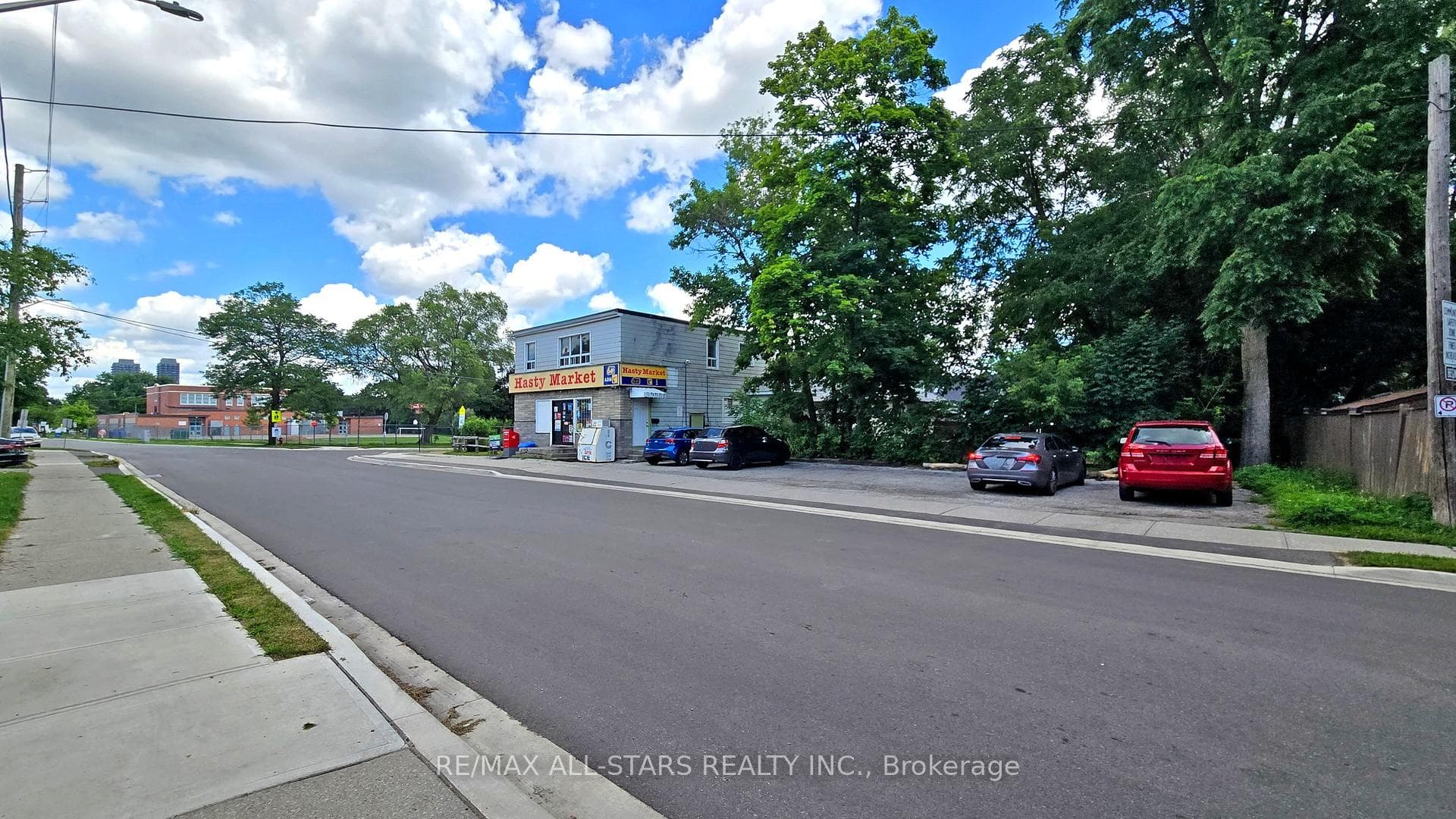 88 Elliott Street, Brampton, ON L6Y 1W3 - Photo 1