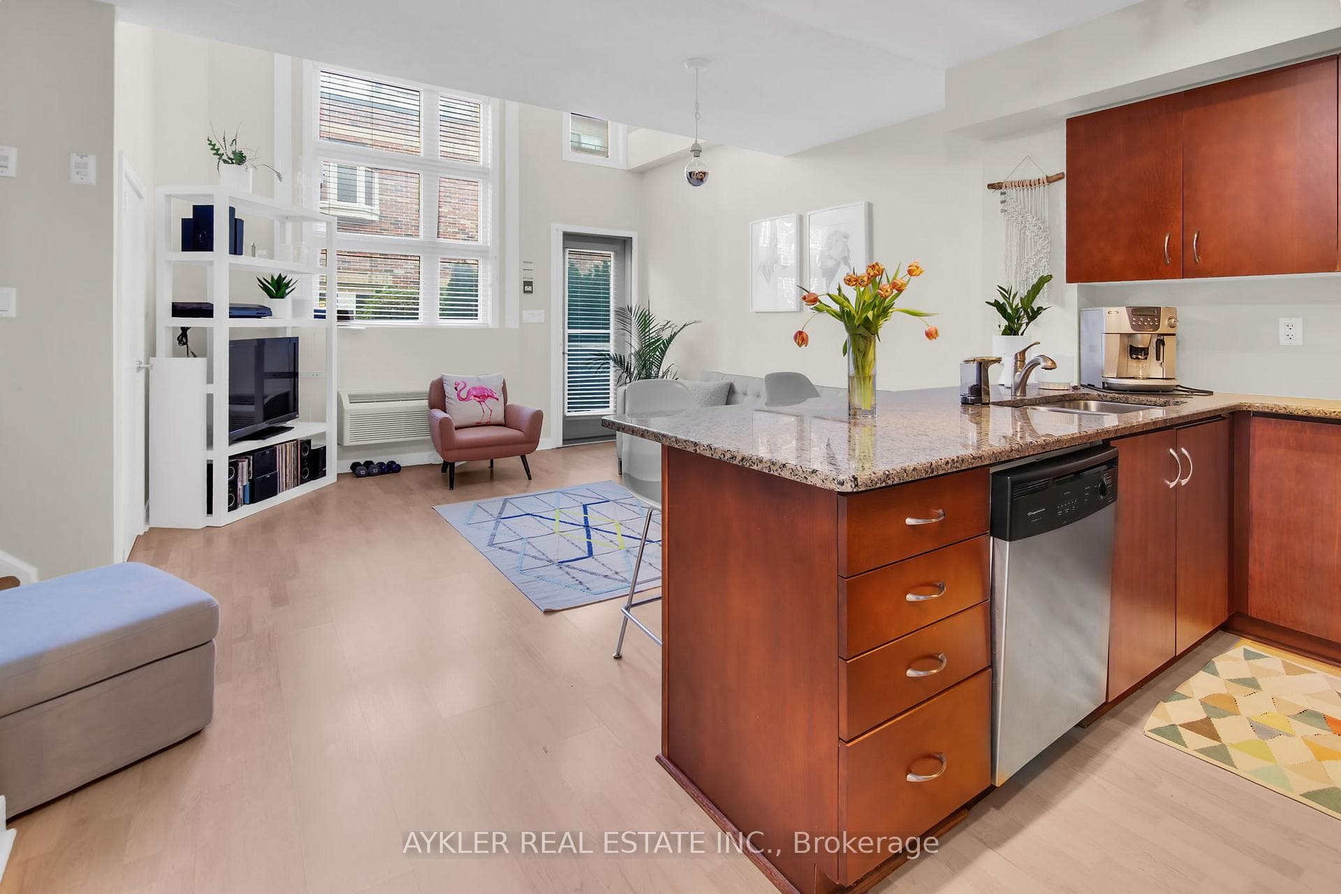 21 Earl Street Unit 122, Regent Park / Cabbagetown / St. James Town, ON M4Y 1M4 - Photo 1