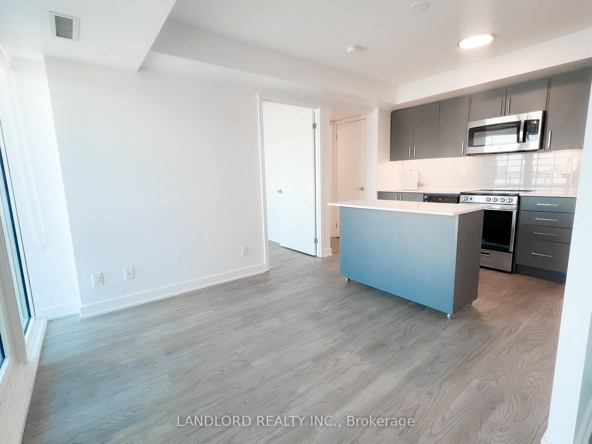 38 Monte Kwinter Court Unit 322, North York (Bathurst Manor / Clanton Park), ON M3H 0E2 - Photo 1