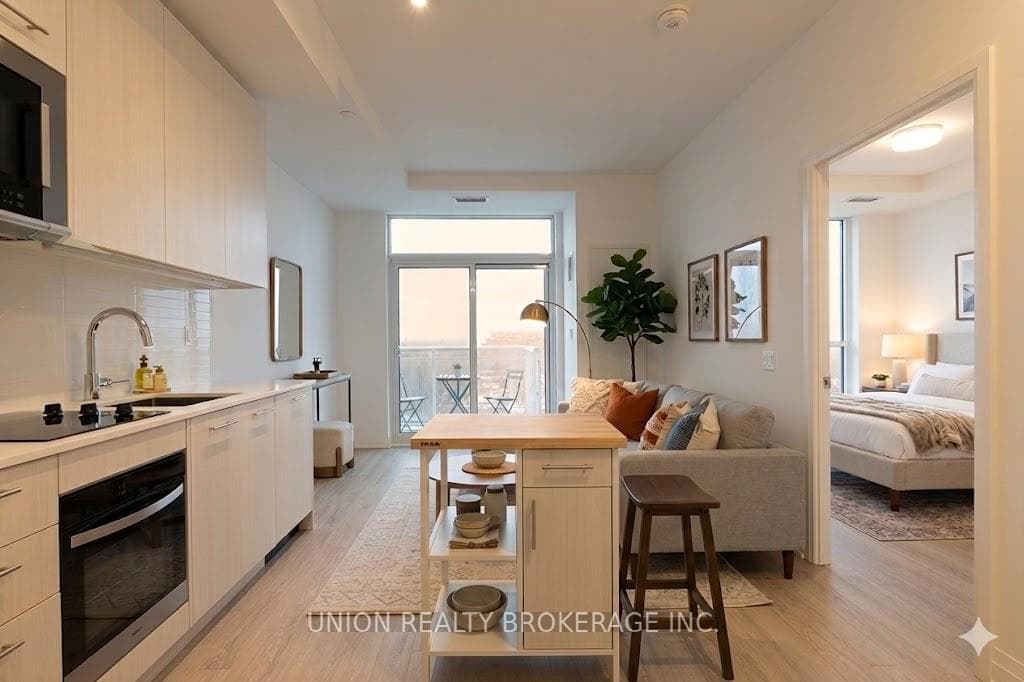 286 Main Street Unit 902, The Beaches / Upper Beaches, ON M4C 4X4 - Photo 1