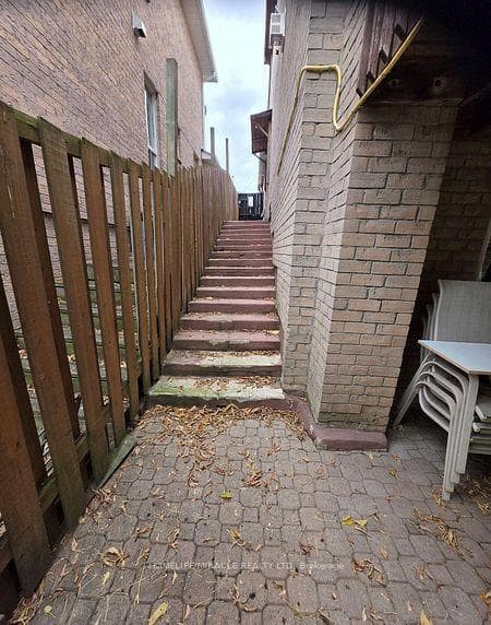 6585 Eastridge Road, Mississauga, ON L5N 4L5 - Photo 1