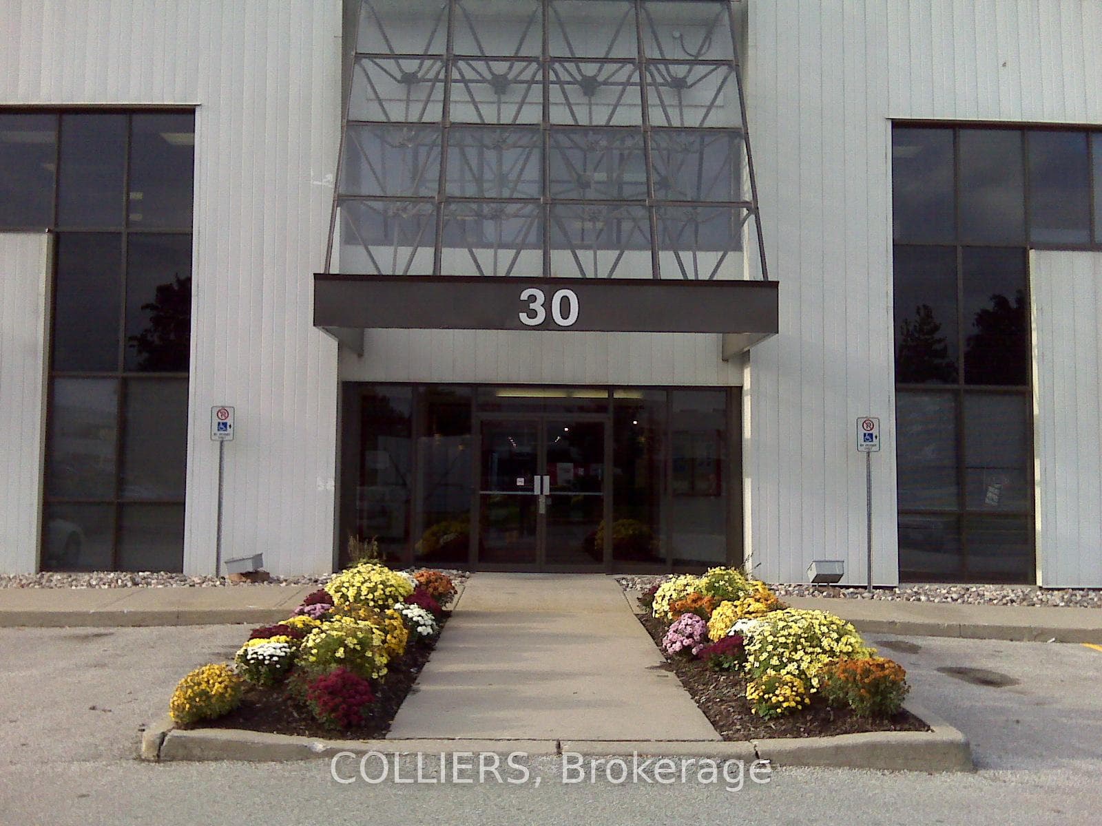 30 East Beaver Creek Road Unit 216, Richmond Hill, ON L4B 1J2 - Photo 1