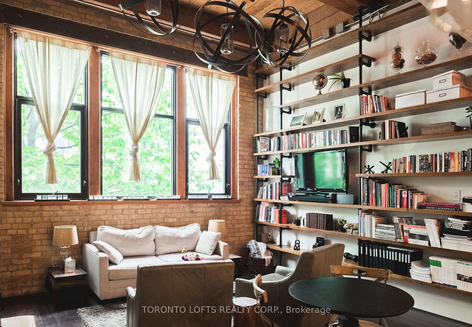 371 Wallace Avenue Unit 12, Bloor West Village / Swansea, ON M6P 3P1 - Photo 1