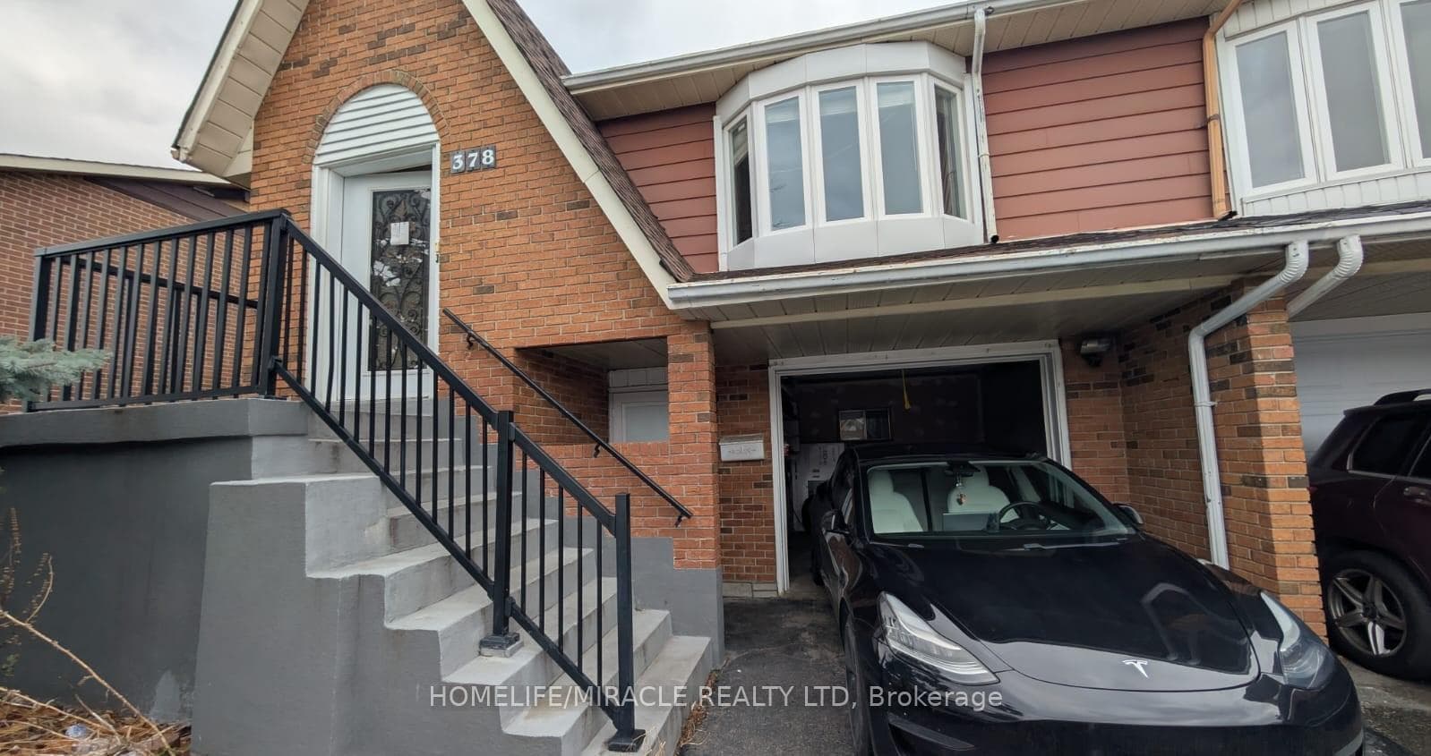 378 Hansen Road, Brampton, ON L6V 3P7 - Photo 1