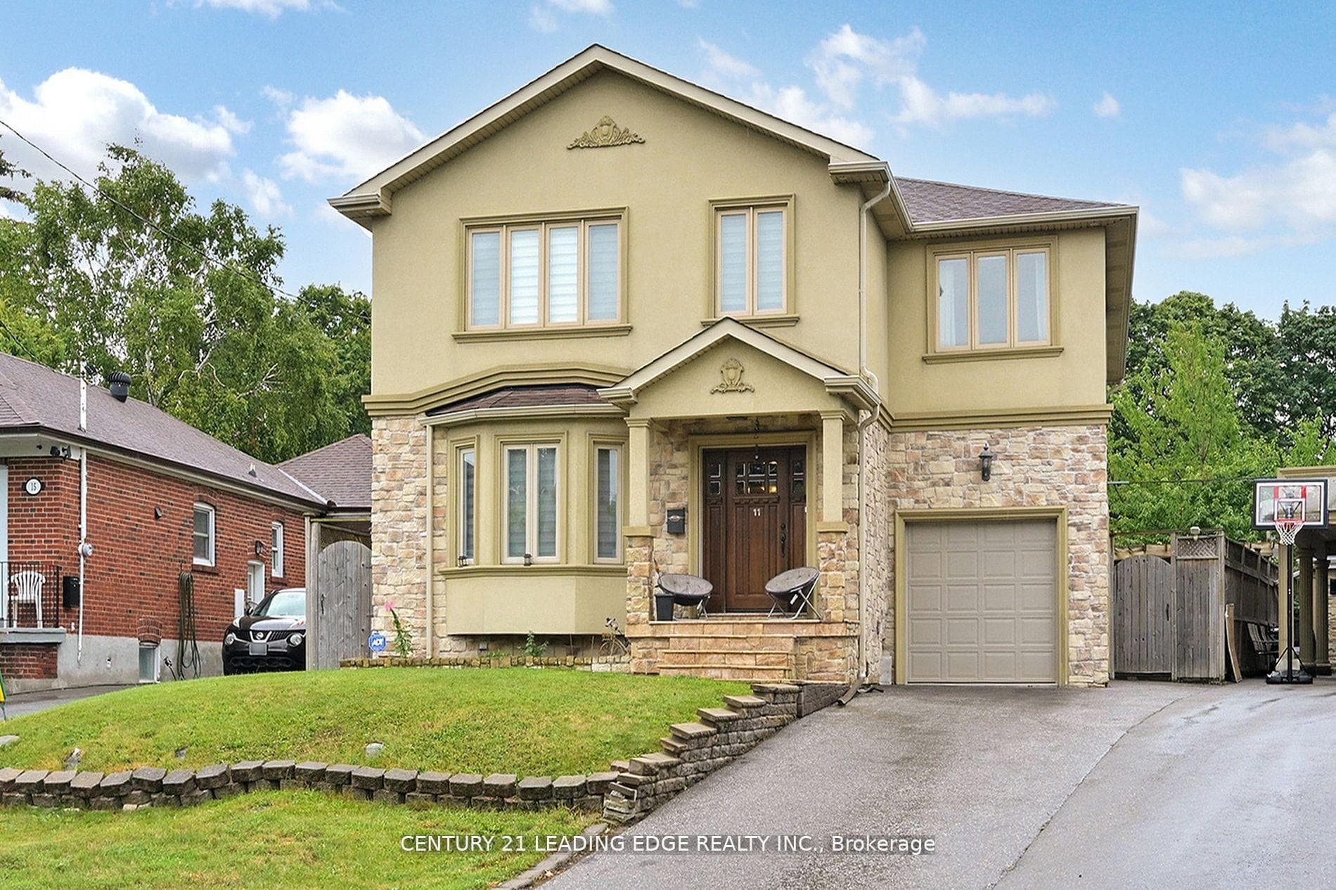 11 Bellvare Crescent, Dorset Park / Kennedy Park, ON M1R 2M8 - Photo 1