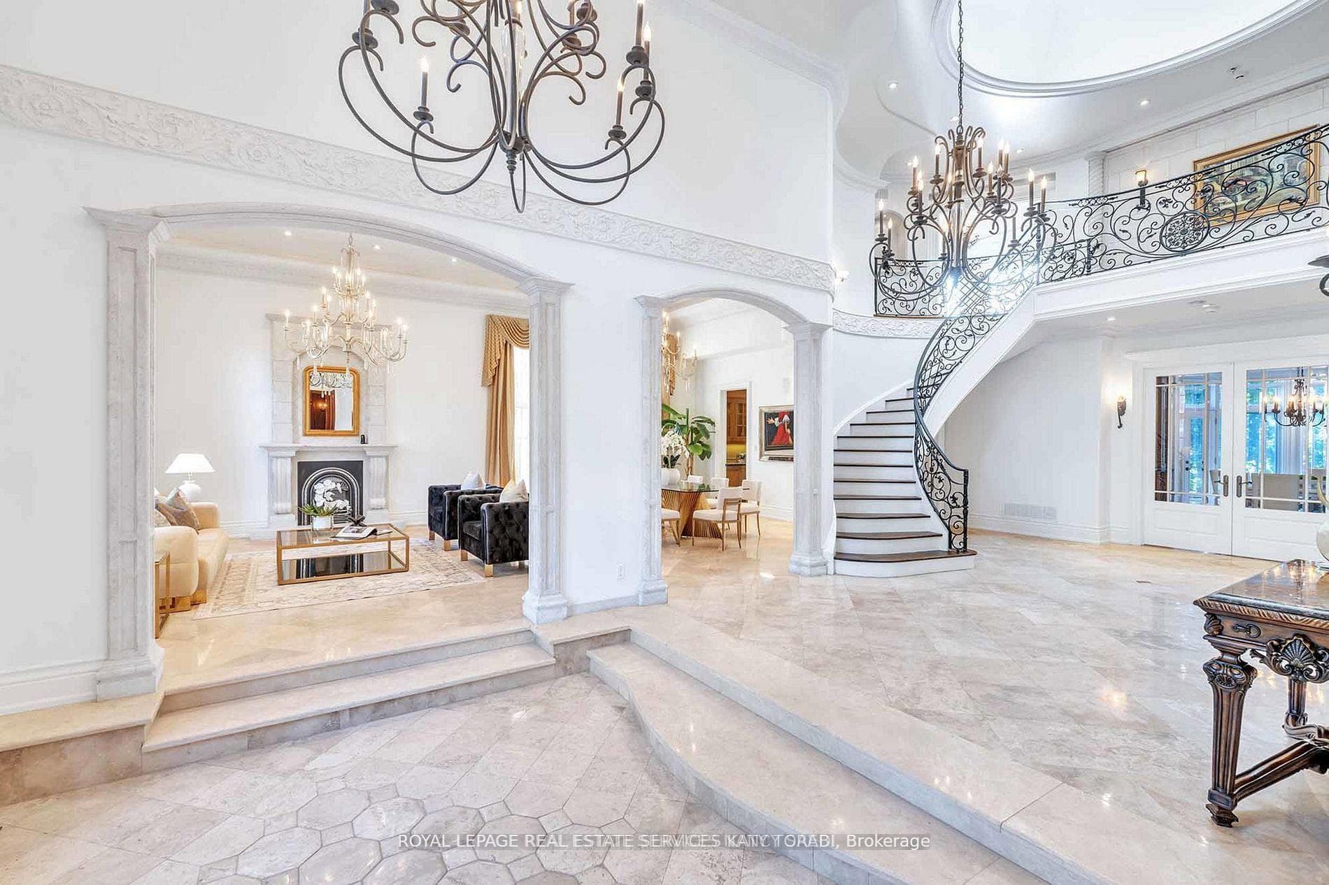 2B Lauderdale Drive, Bridle Path / York Mills / Hoggs Hollow, ON M2L 2A9 - Photo 1