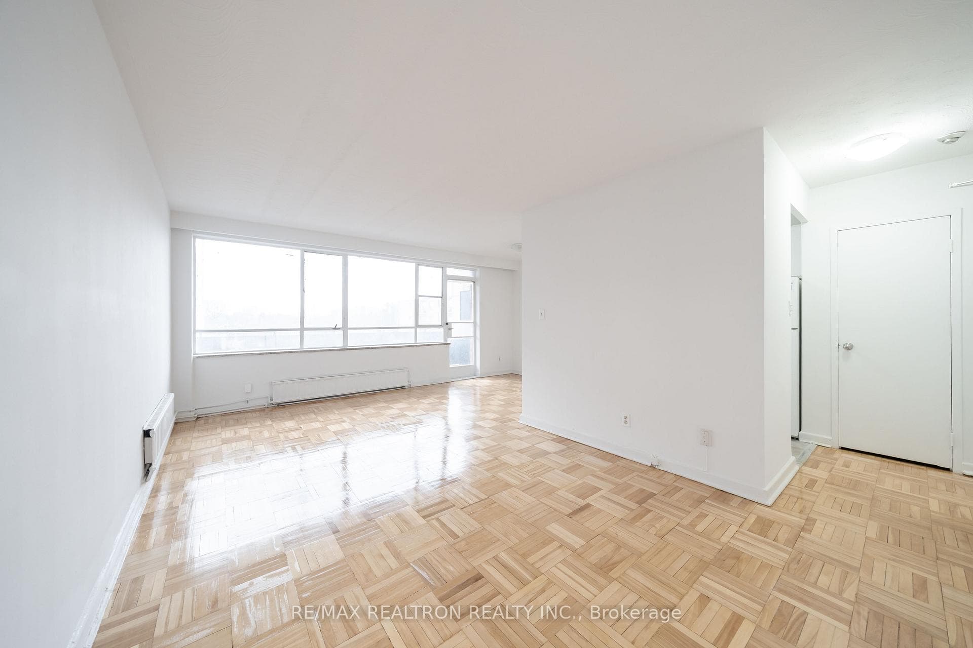 165 Cosburn Avenue Unit 508, Danforth / East York, ON M4J 2L3 - Photo 1