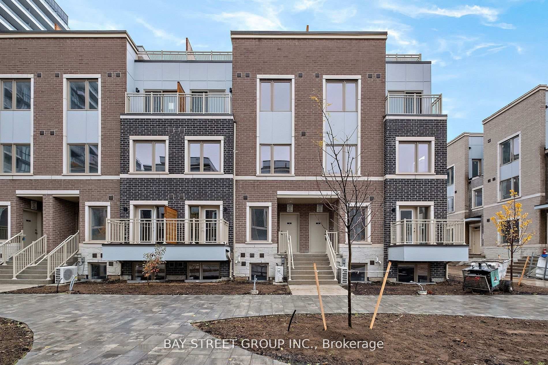 31 Honeycrisp Crescent Unit 57, Vaughan, ON L4K 0N6 - Photo 1