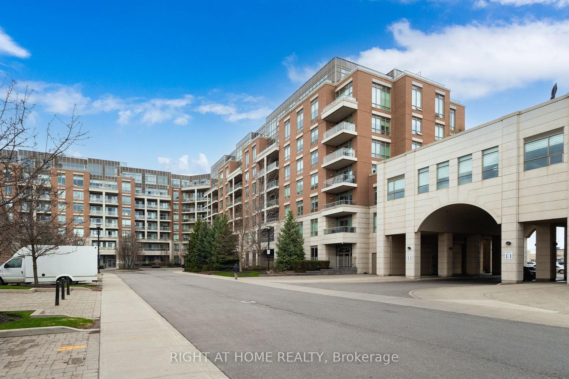 2480 Prince Michael Drive Unit PH08, Oakville, ON L6H 0H1 - Photo 1