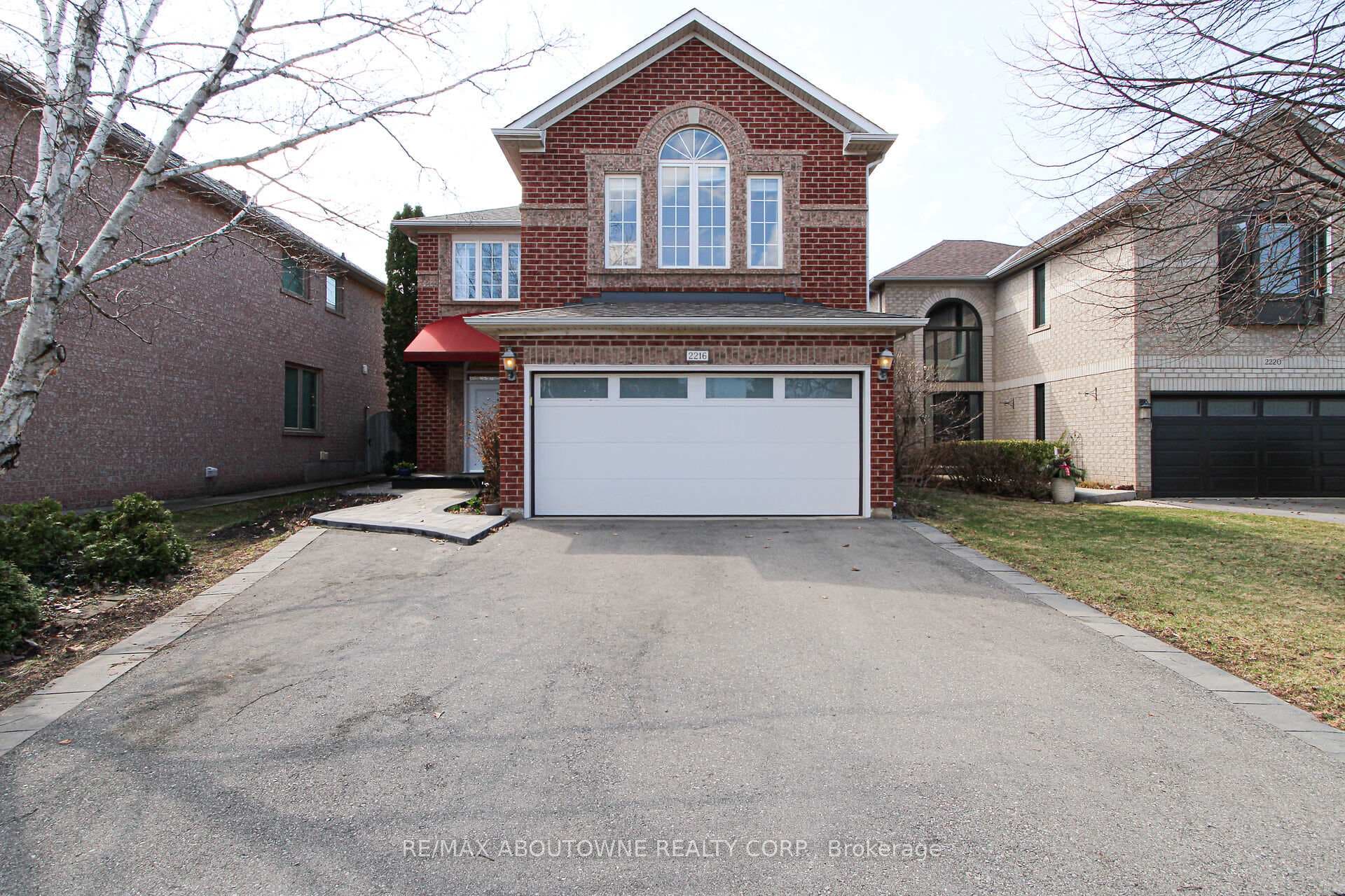 2216 NORFOLK Drive, Oakville