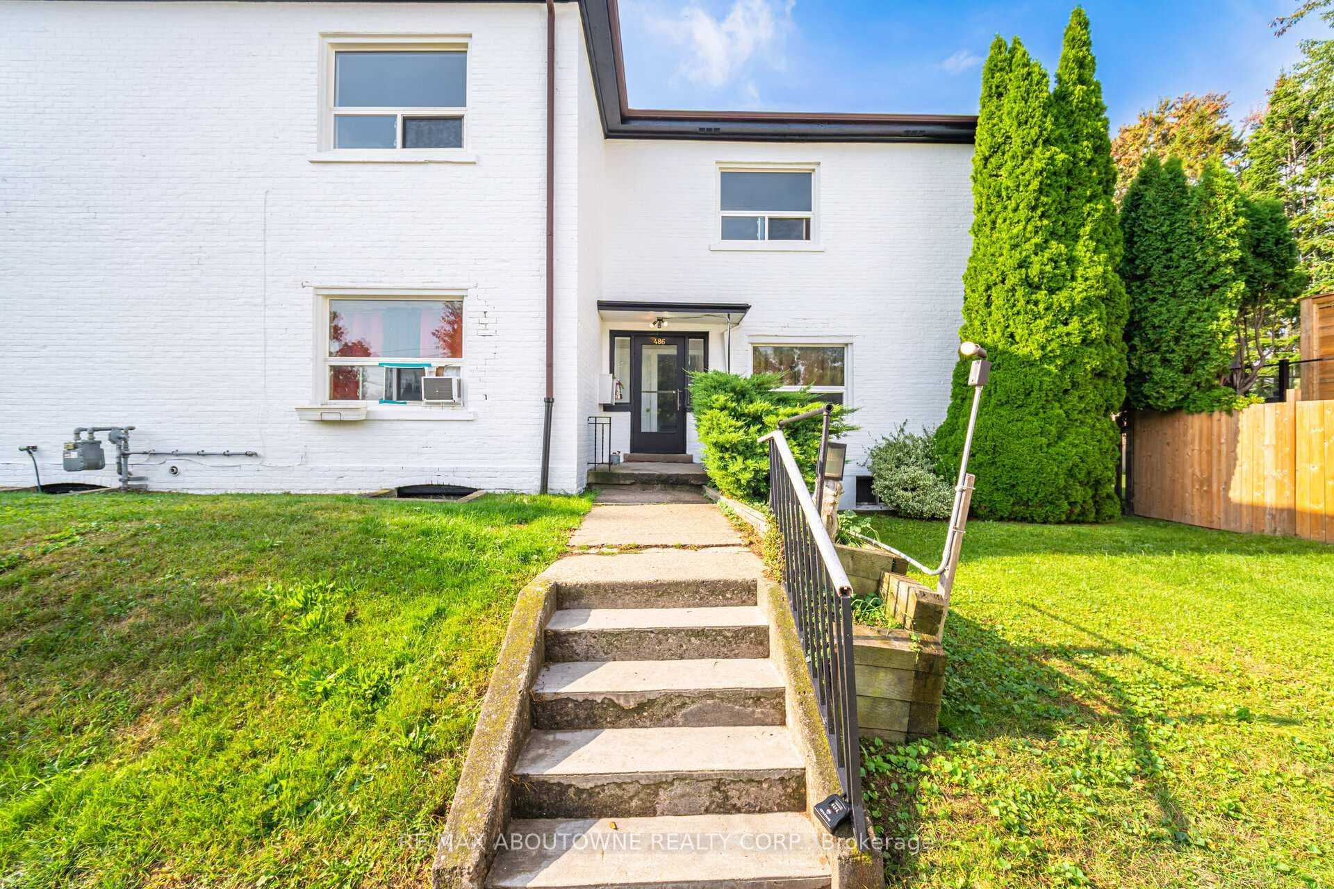 486 Holtby Avenue Unit 3, Burlington
