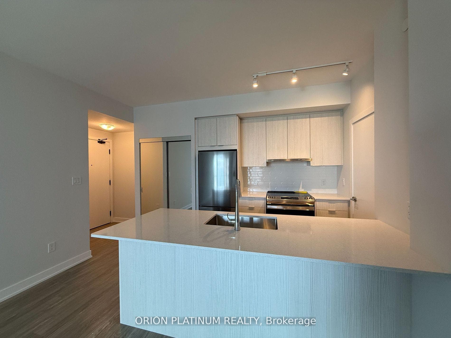 430 Square One Drive Unit 2001, Mississauga, ON L5B 3Y1 - Photo 1